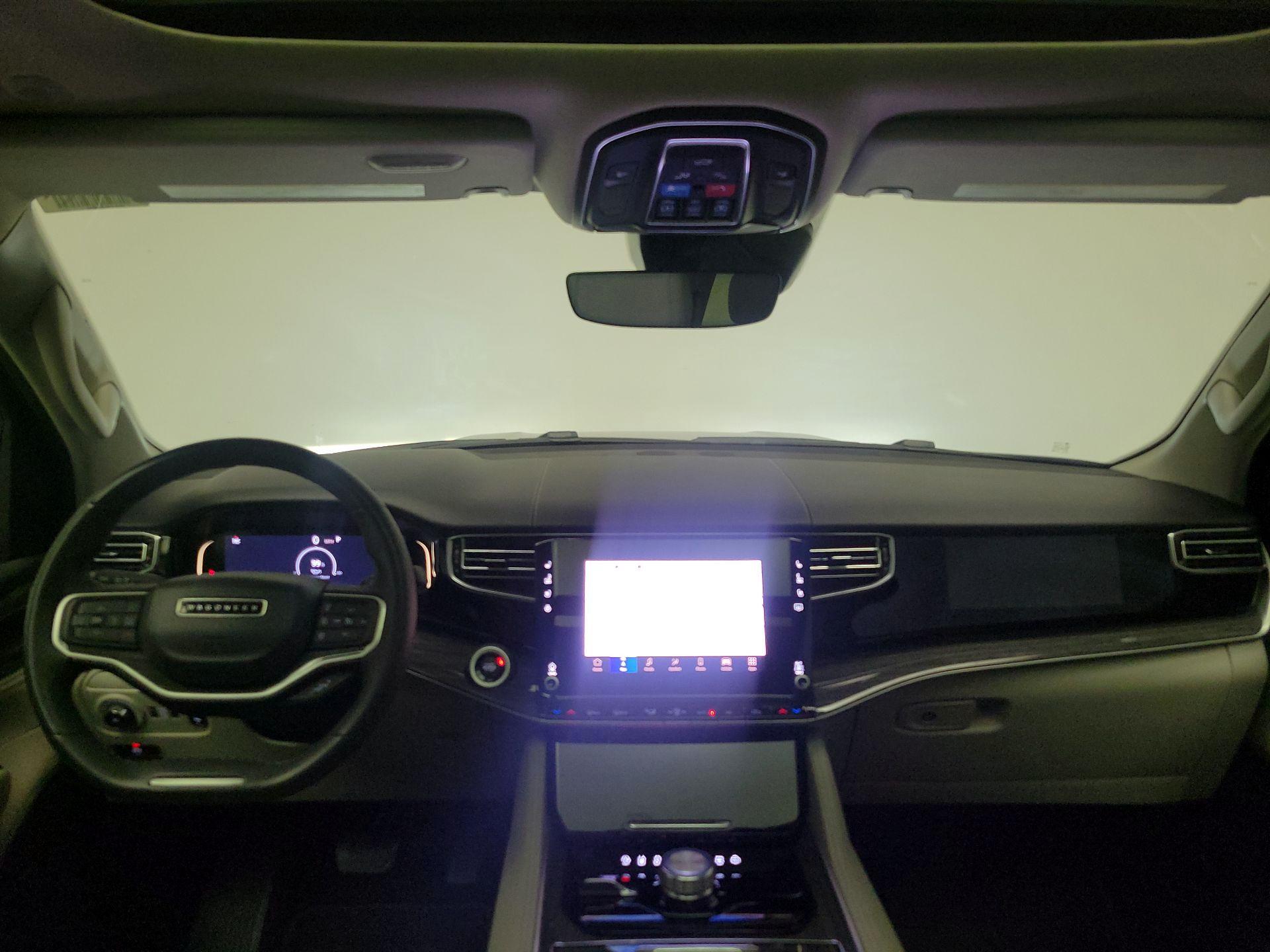 Thumbnail: 2022 Jeep Wagoneer - 9