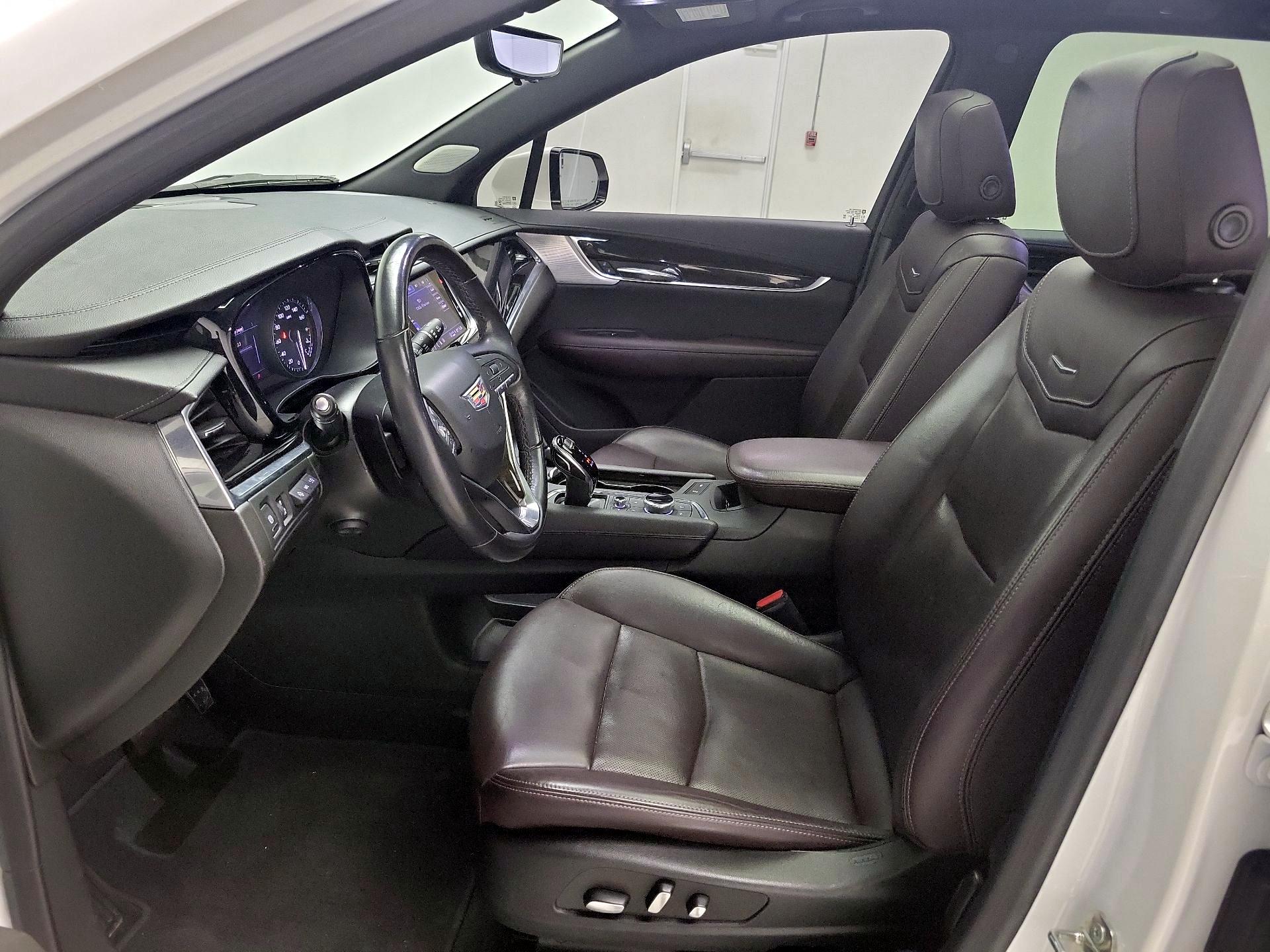 Thumbnail: 2022 Cadillac XT6 - 11