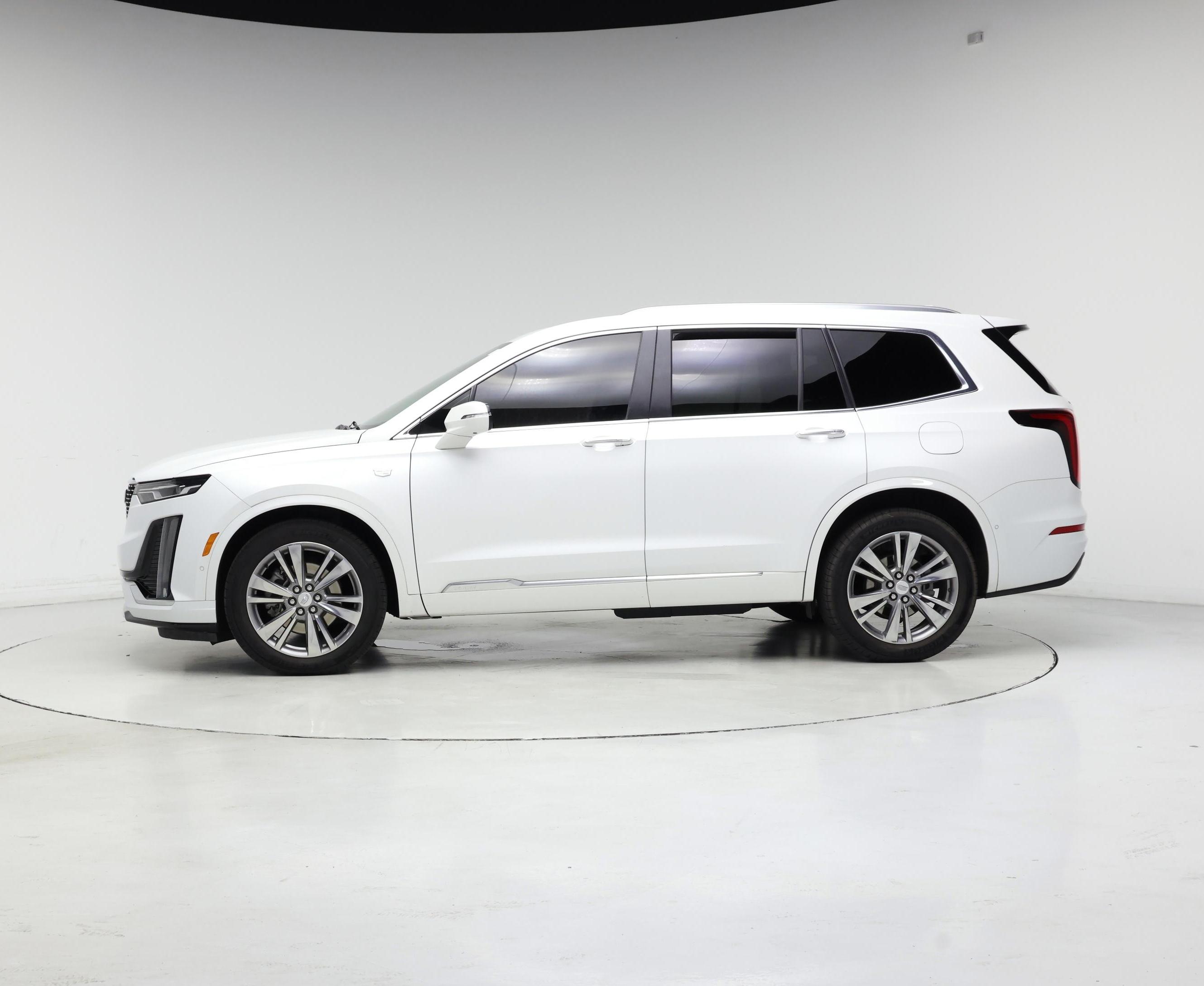 Thumbnail: 2022 Cadillac XT6 - 3