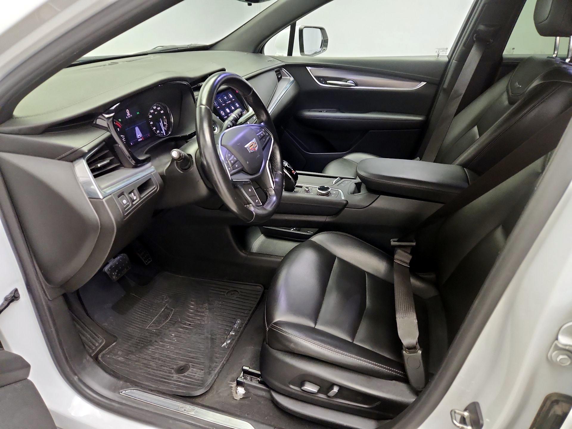 Thumbnail: 2021 Cadillac XT5 - 11