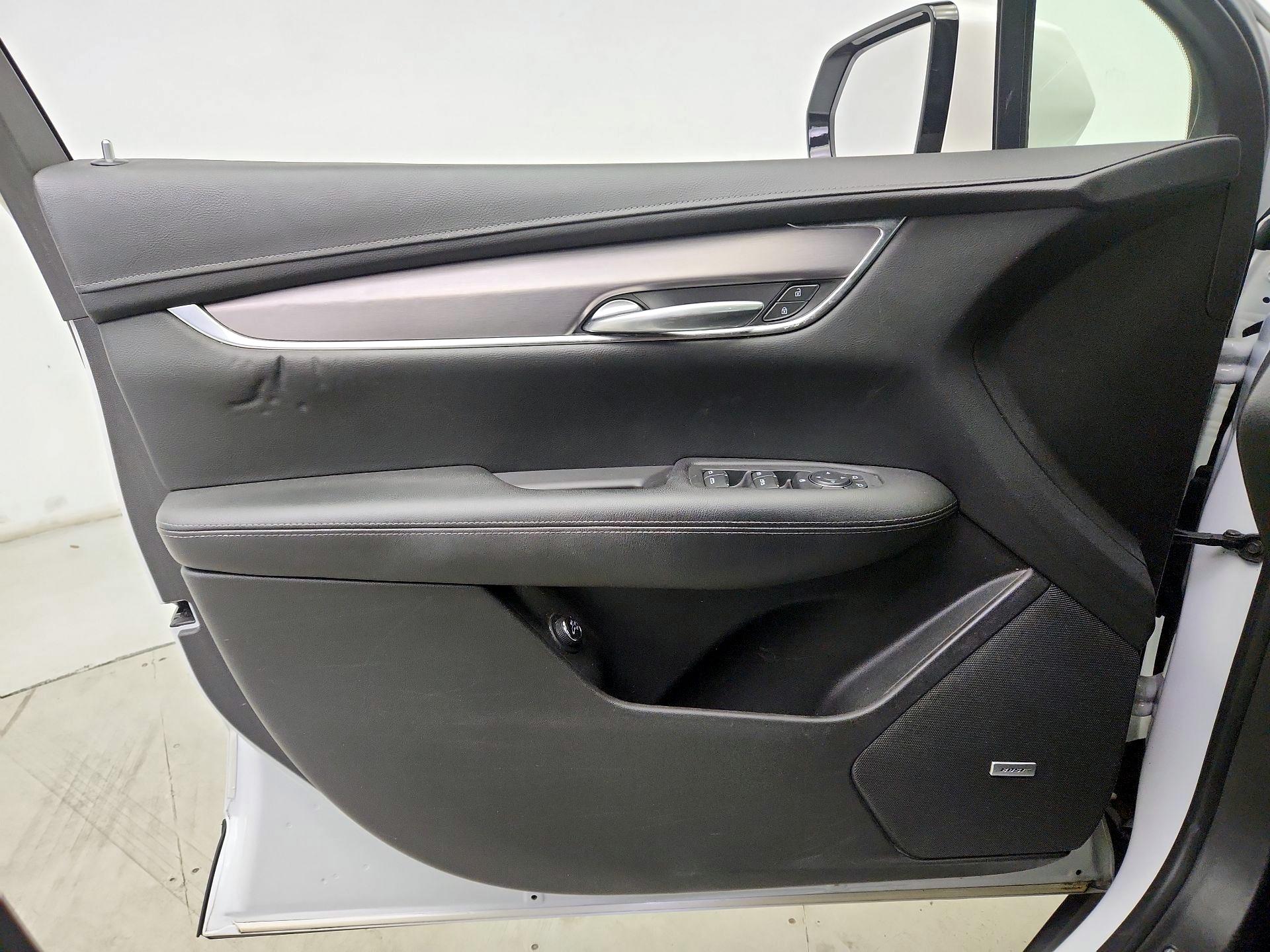 Thumbnail: 2021 Cadillac XT5 - 12