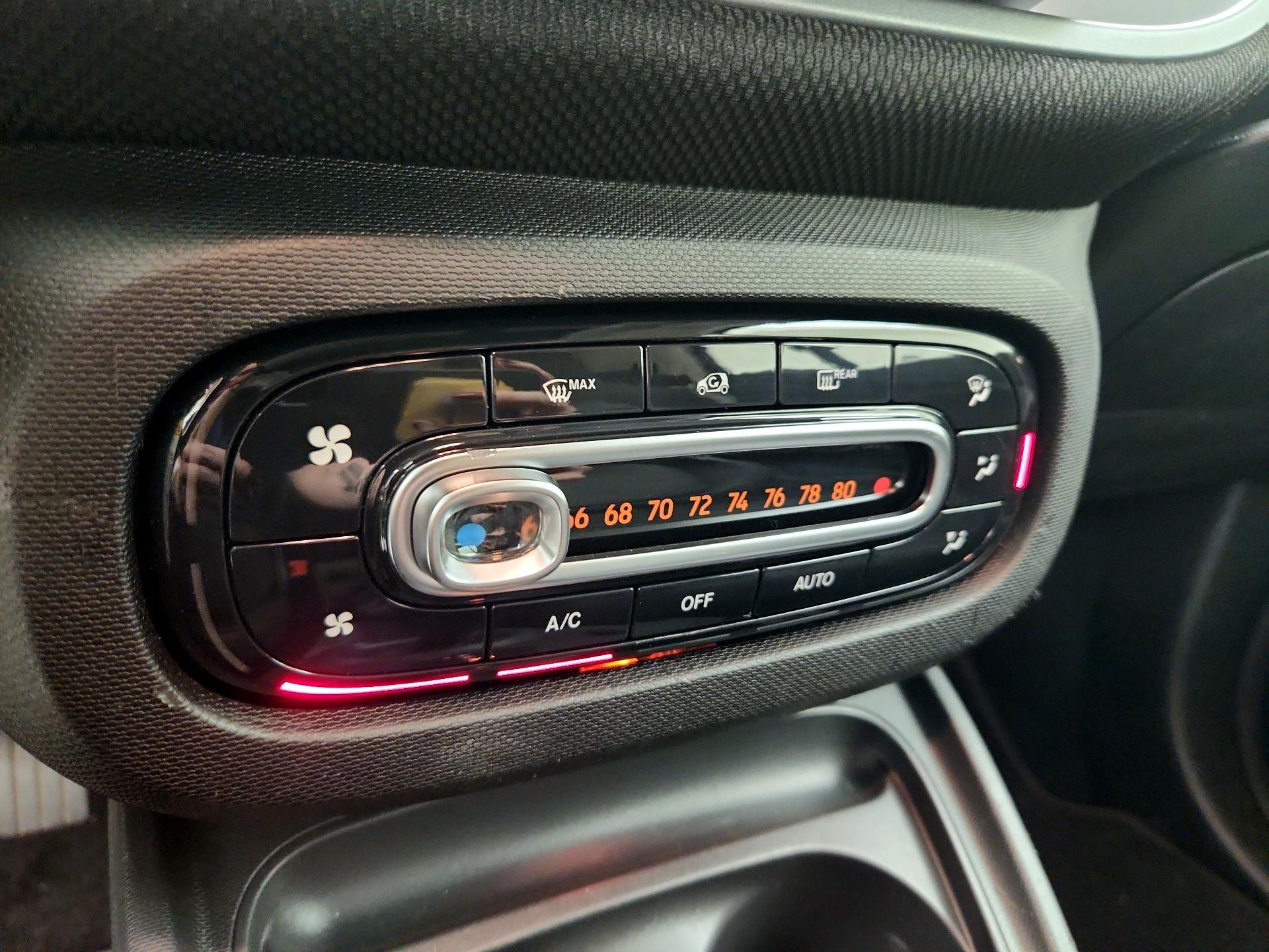 Thumbnail: 2016 smart fortwo - 15