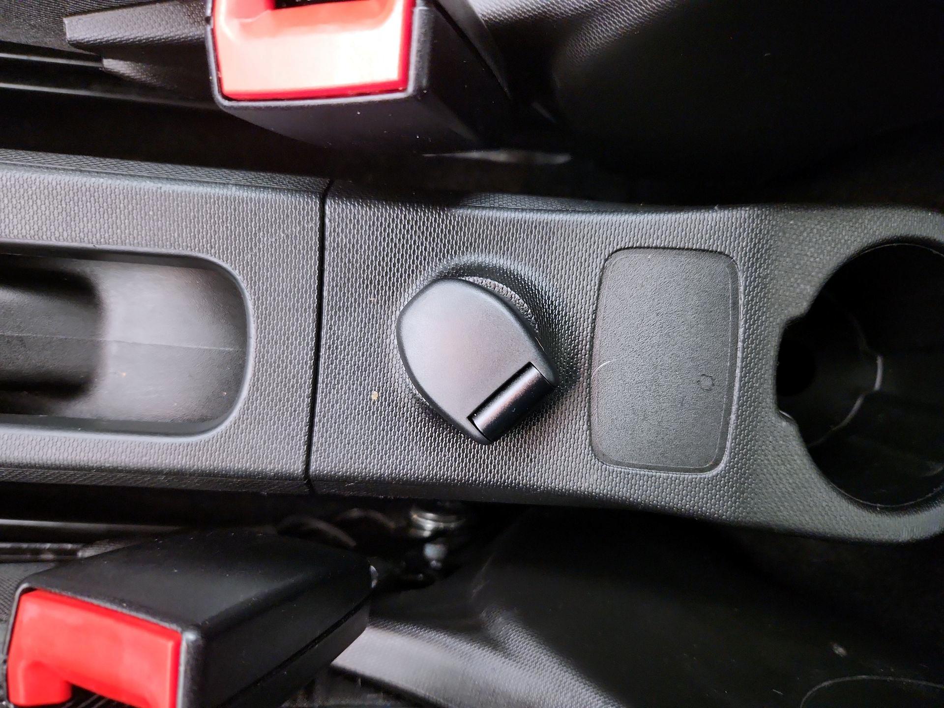 Thumbnail: 2016 smart fortwo - 17