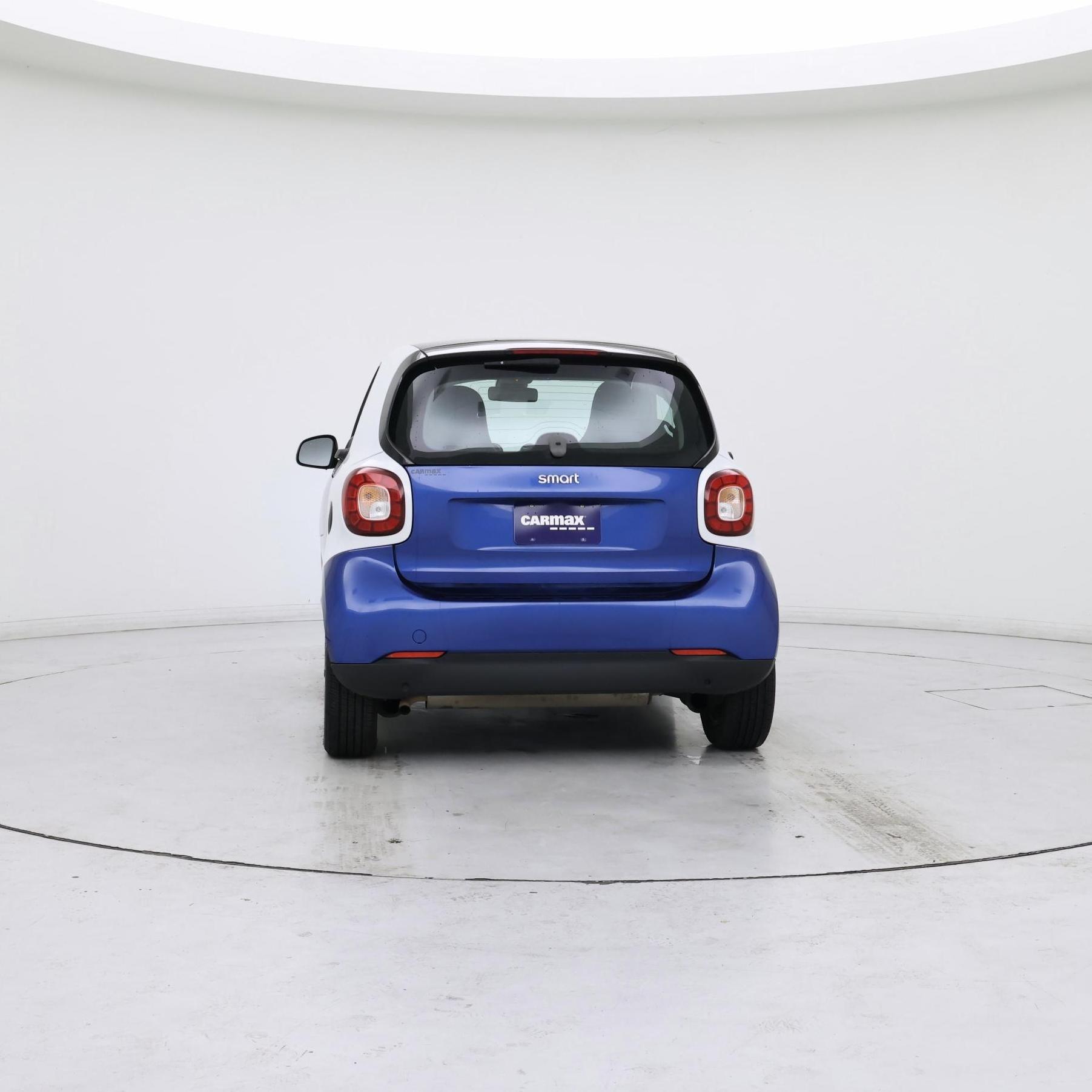 Thumbnail: 2016 smart fortwo - 6