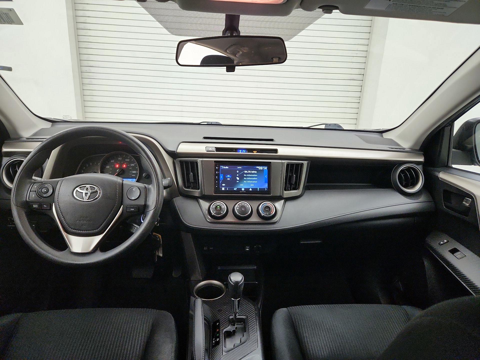 Thumbnail: 2014 Toyota RAV4 - 9