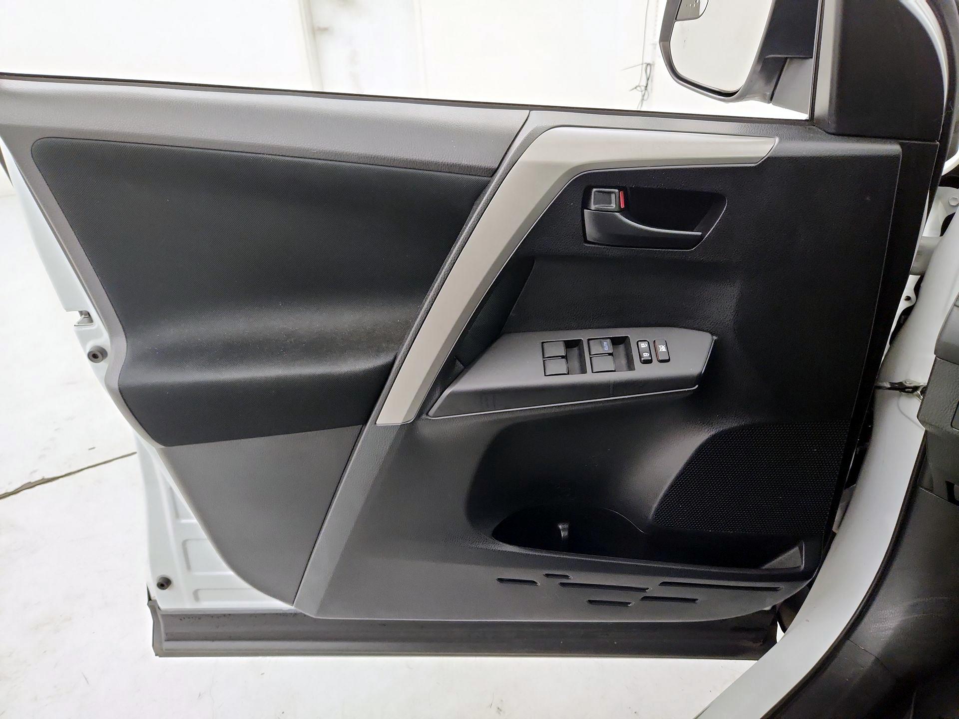 Thumbnail: 2017 Toyota RAV4 - 12
