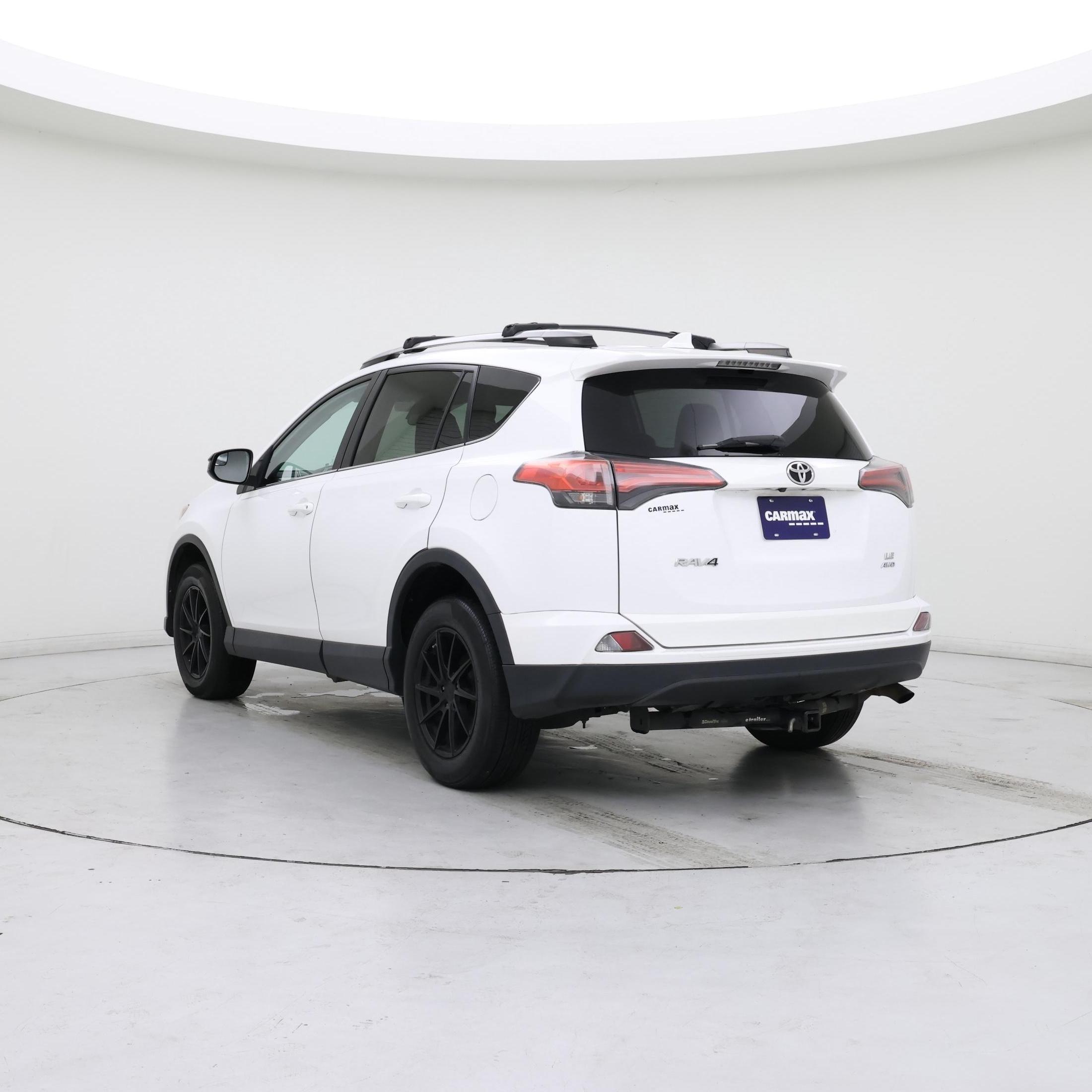 Thumbnail: 2017 Toyota RAV4 - 2