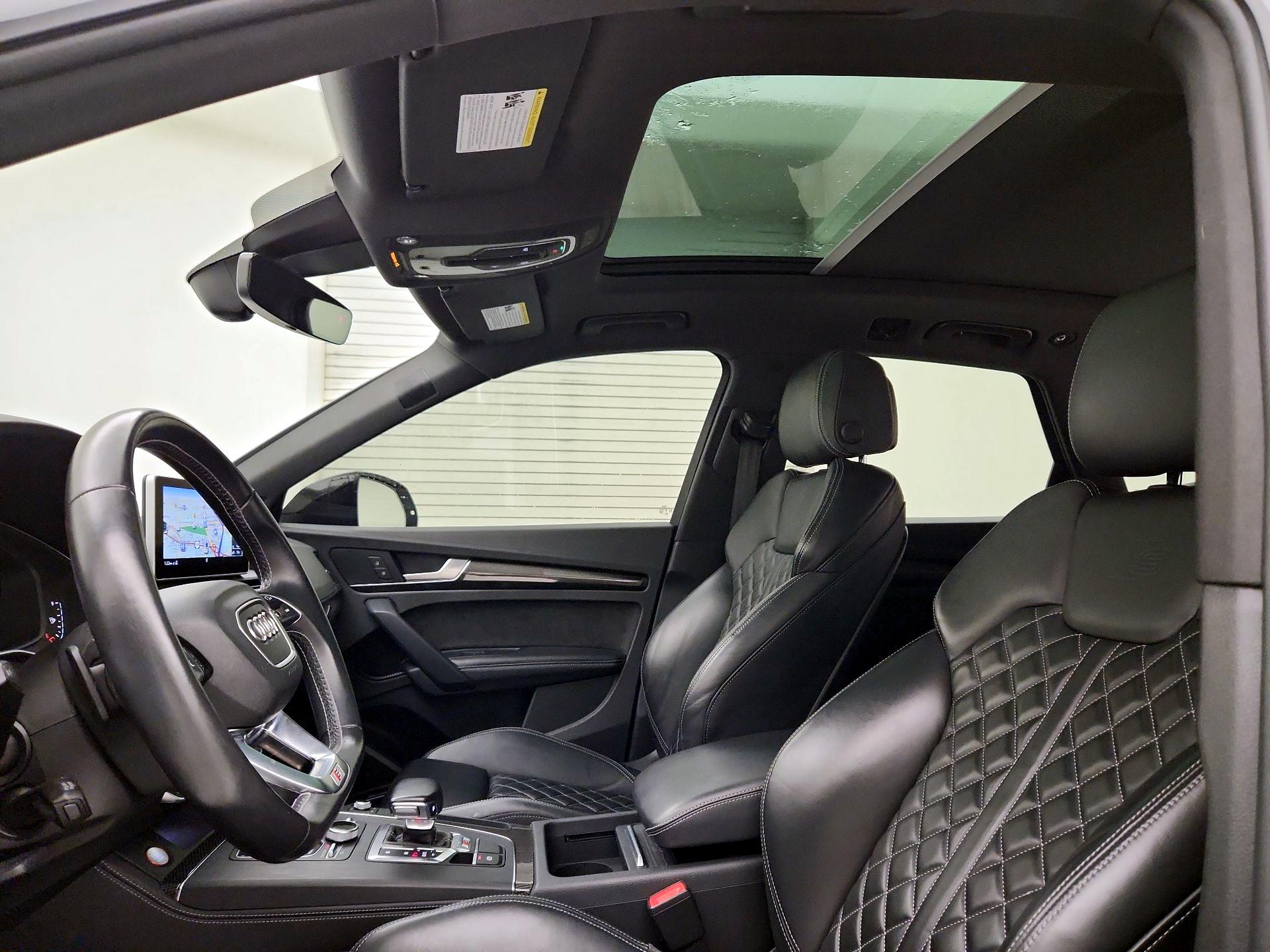 Thumbnail: 2020 Audi SQ5 - 20
