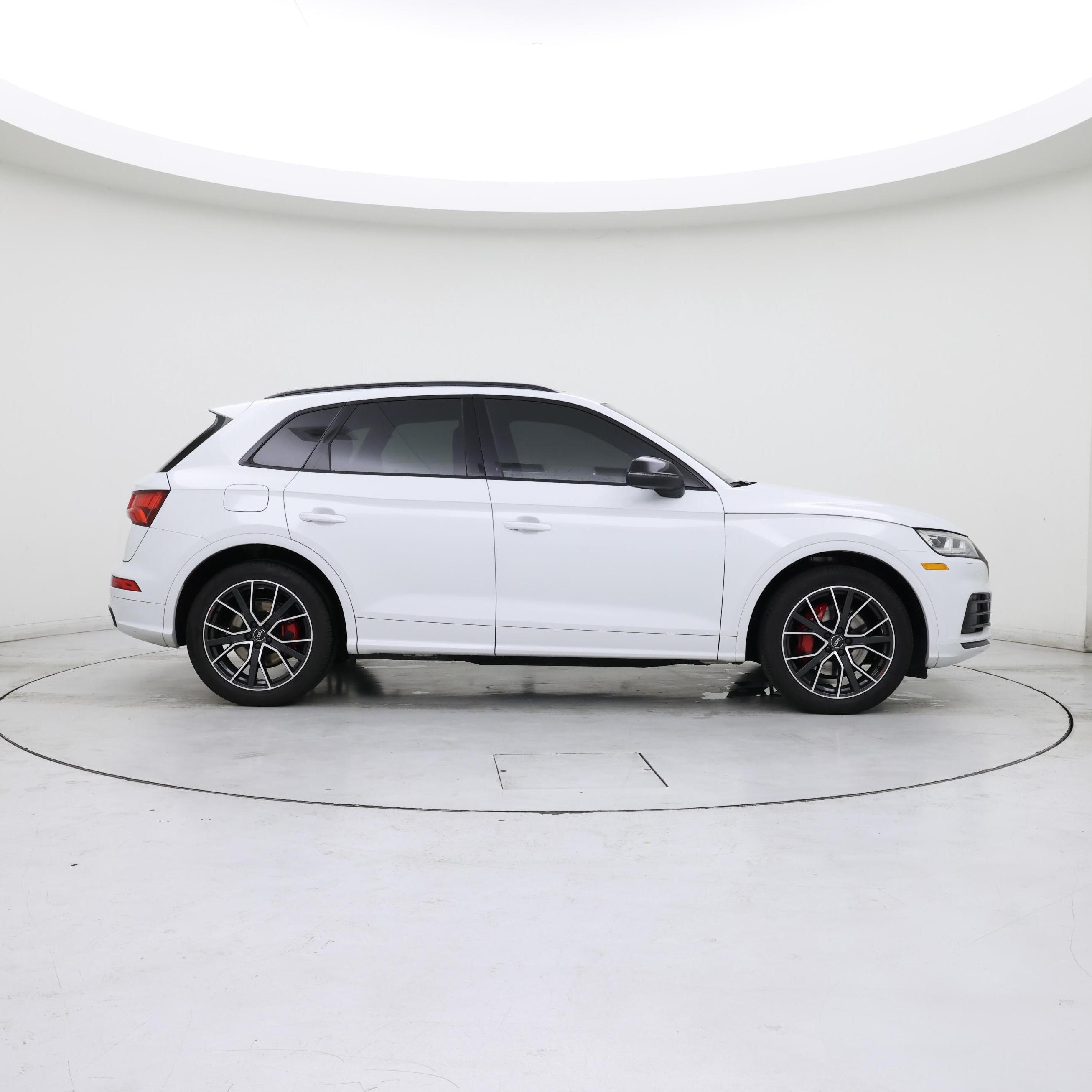Thumbnail: 2020 Audi SQ5 - 7
