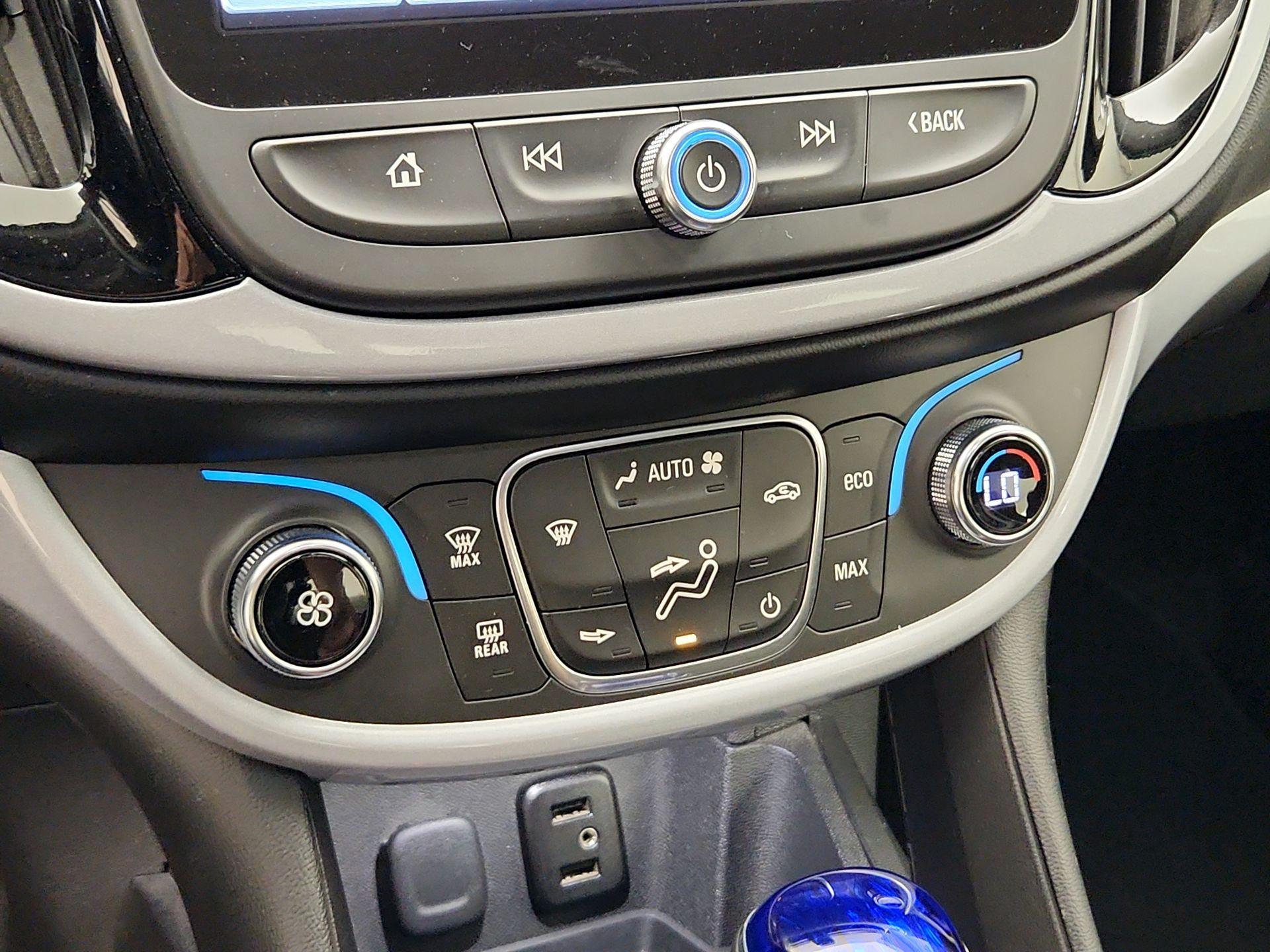 Thumbnail: 2016 Chevrolet Volt - 16