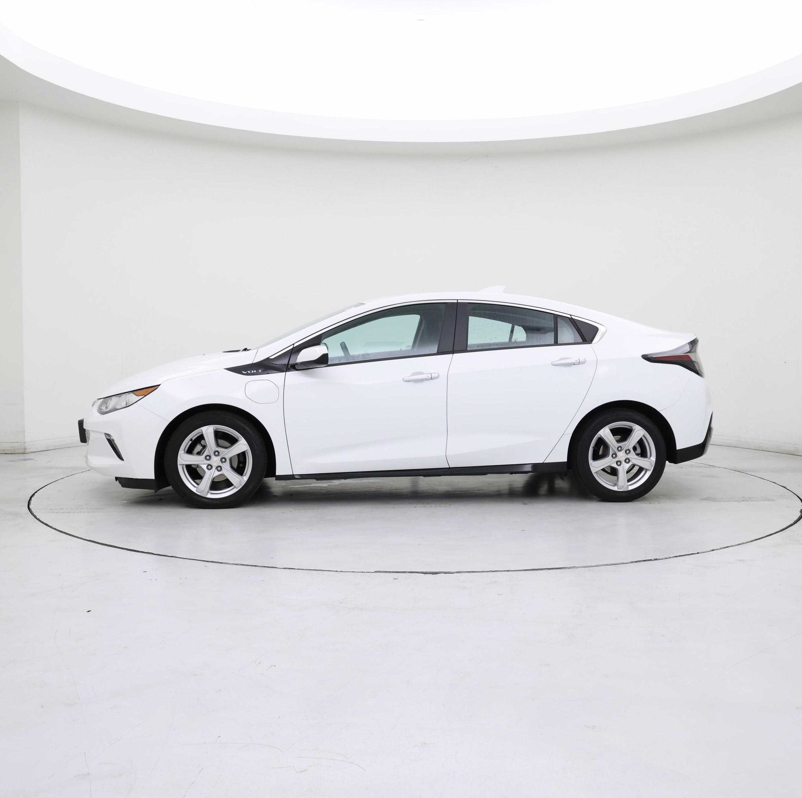 Thumbnail: 2016 Chevrolet Volt - 3