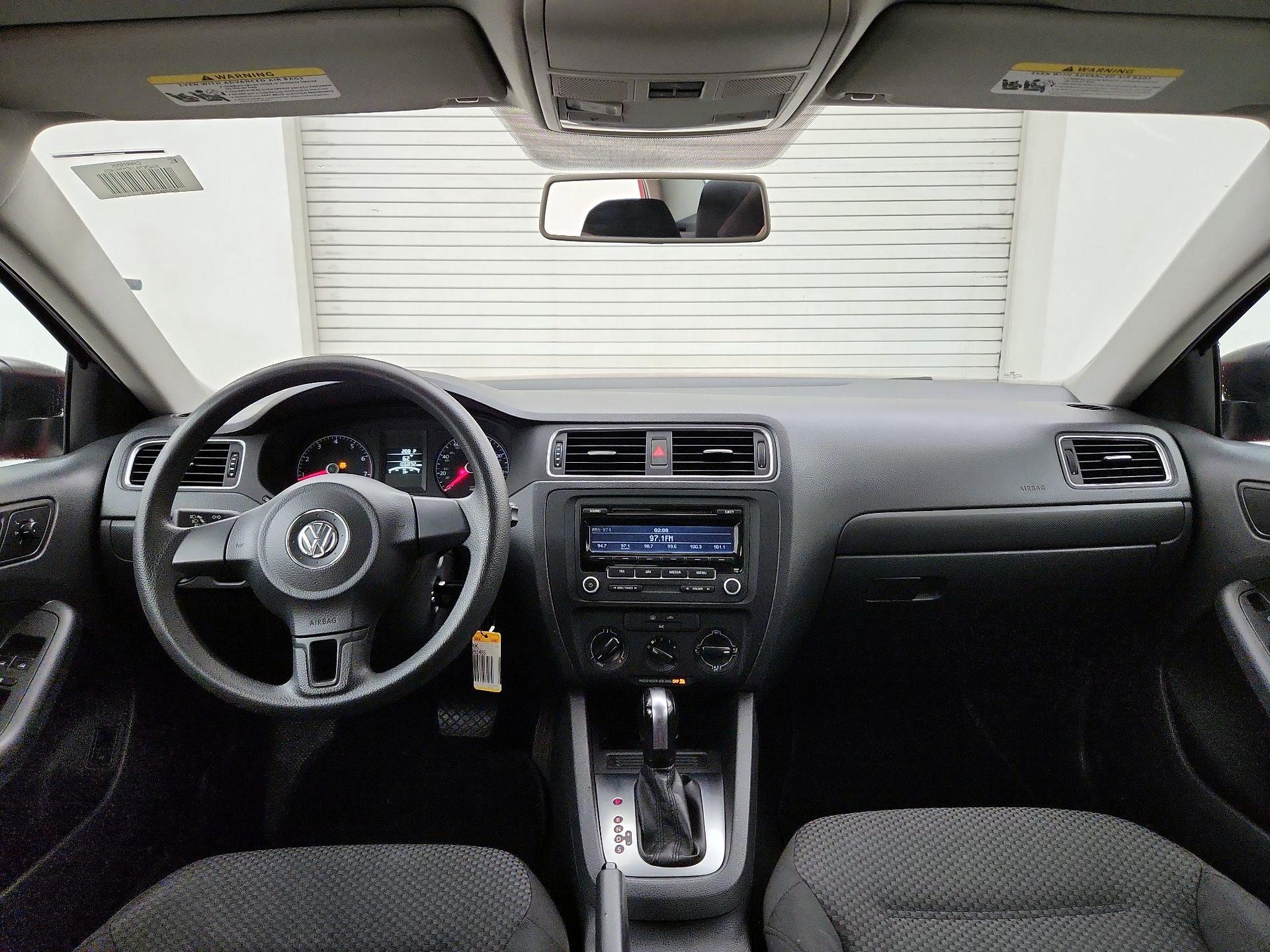 Thumbnail: 2014 Volkswagen Jetta - 9