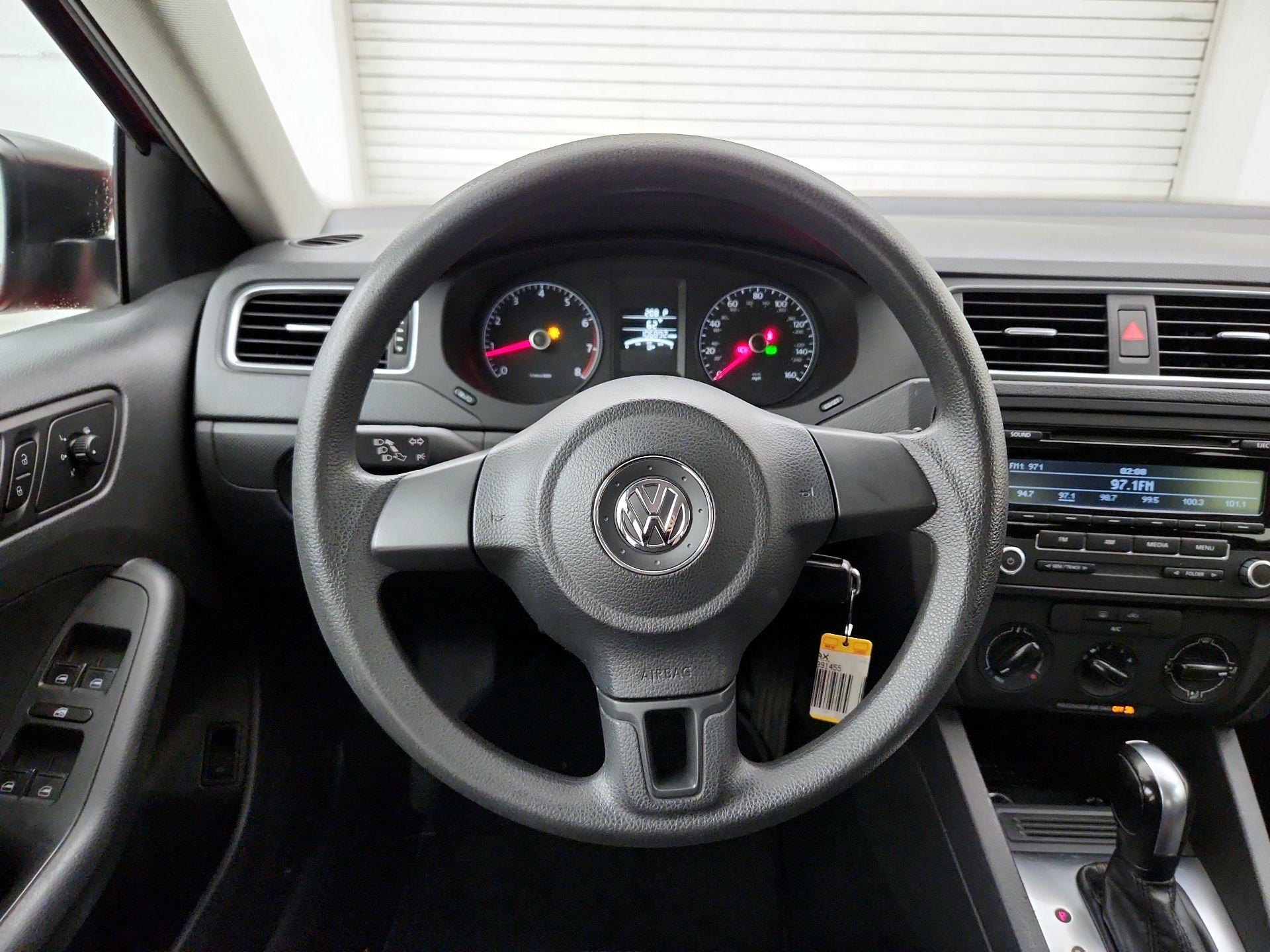 Thumbnail: 2014 Volkswagen Jetta - 10
