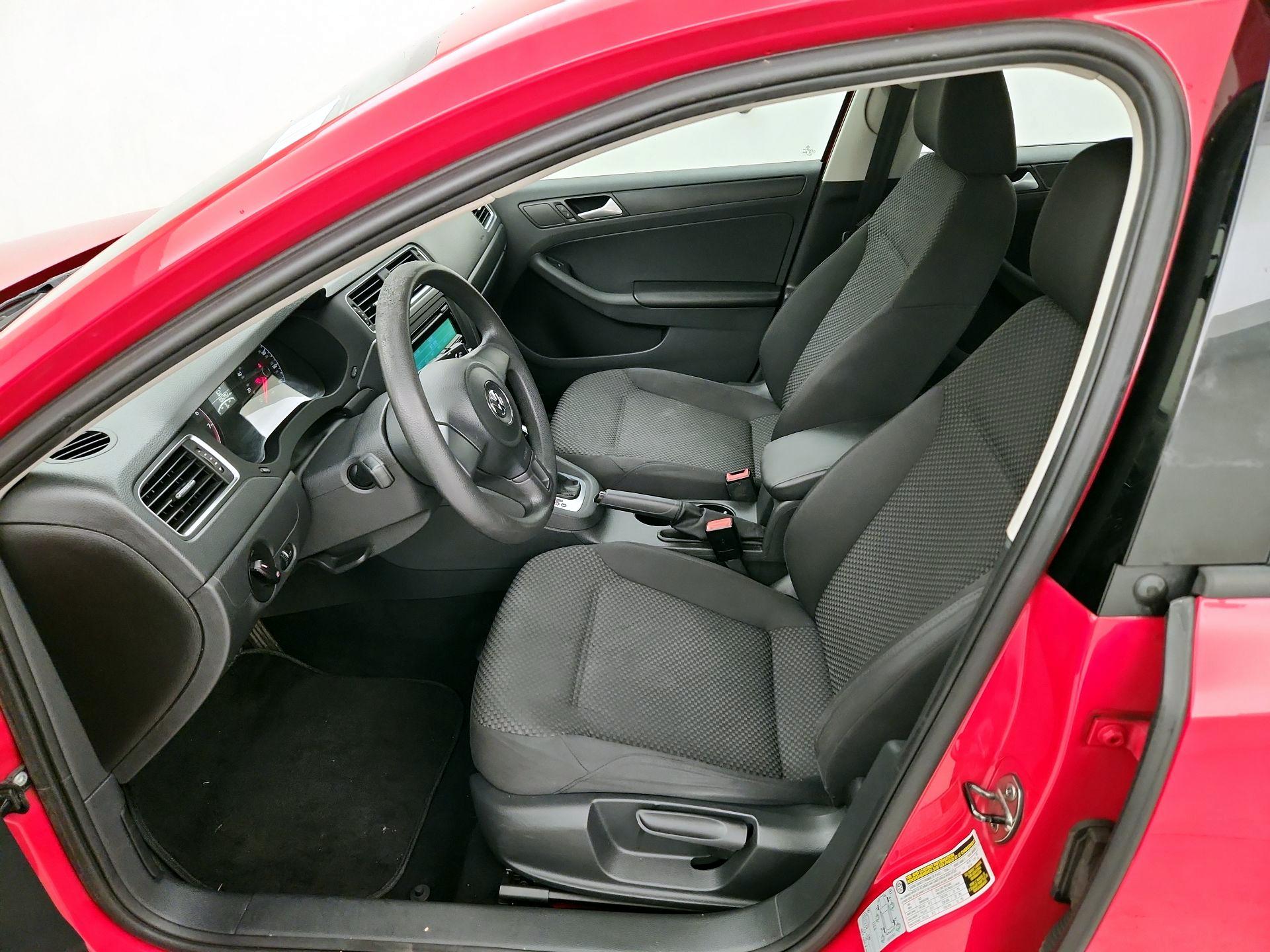 Thumbnail: 2014 Volkswagen Jetta - 11