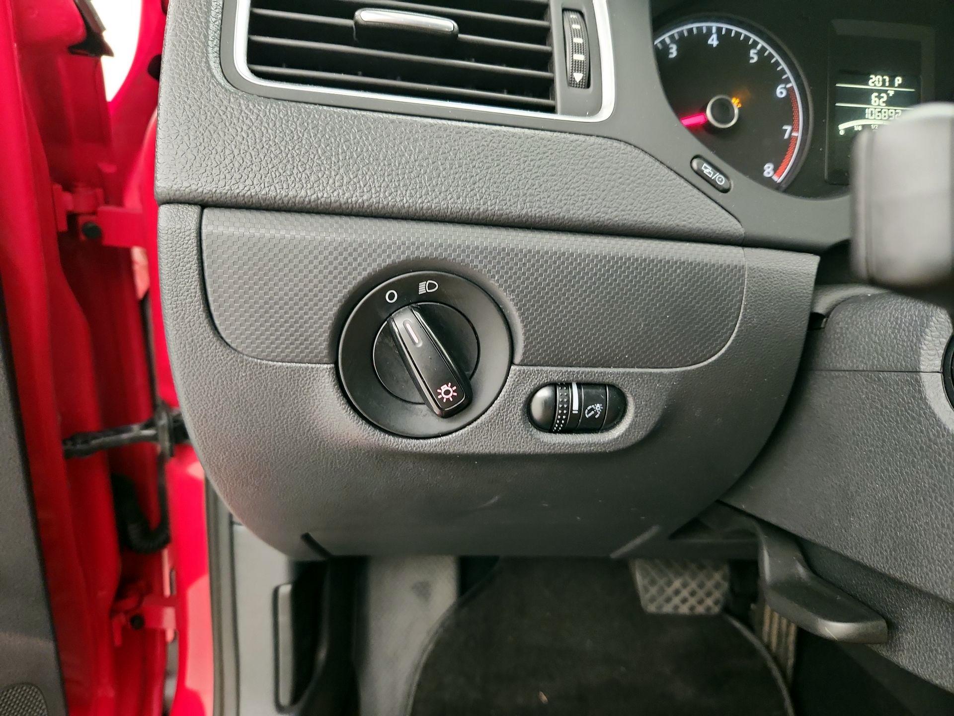 Thumbnail: 2014 Volkswagen Jetta - 13