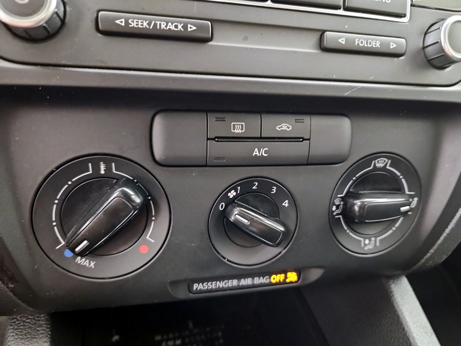 Thumbnail: 2014 Volkswagen Jetta - 15