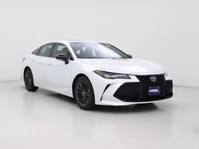 White 2019 Toyota Avalon Hybrid XSE