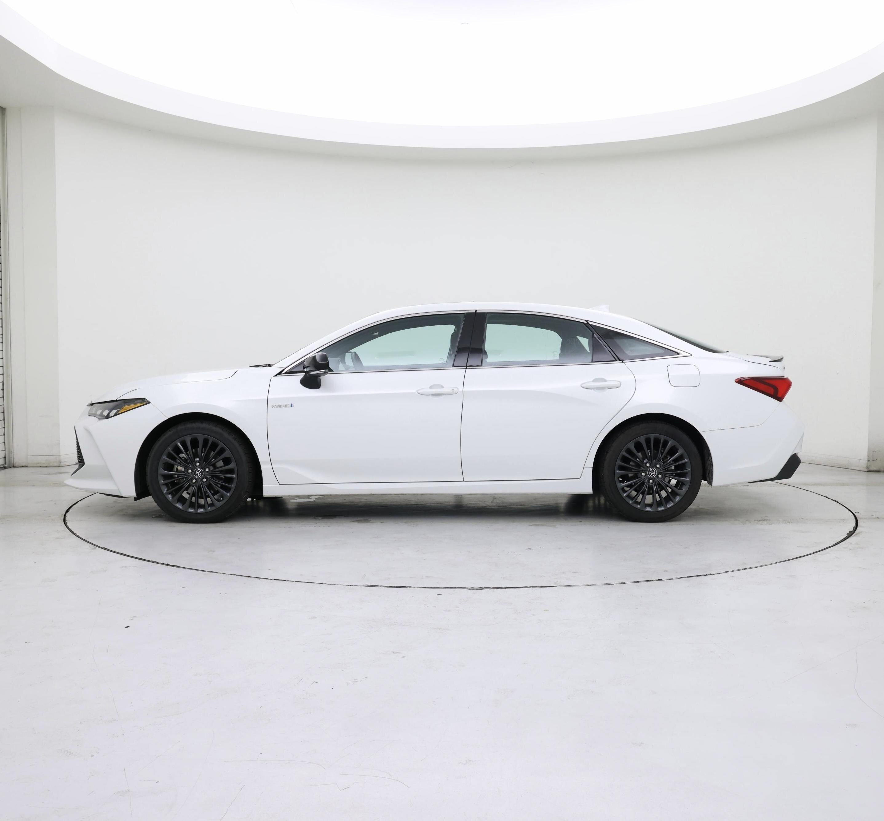 Thumbnail: 2019 Toyota Avalon - 3