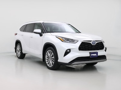White 2024 Toyota Highlander Hybrid Platinum