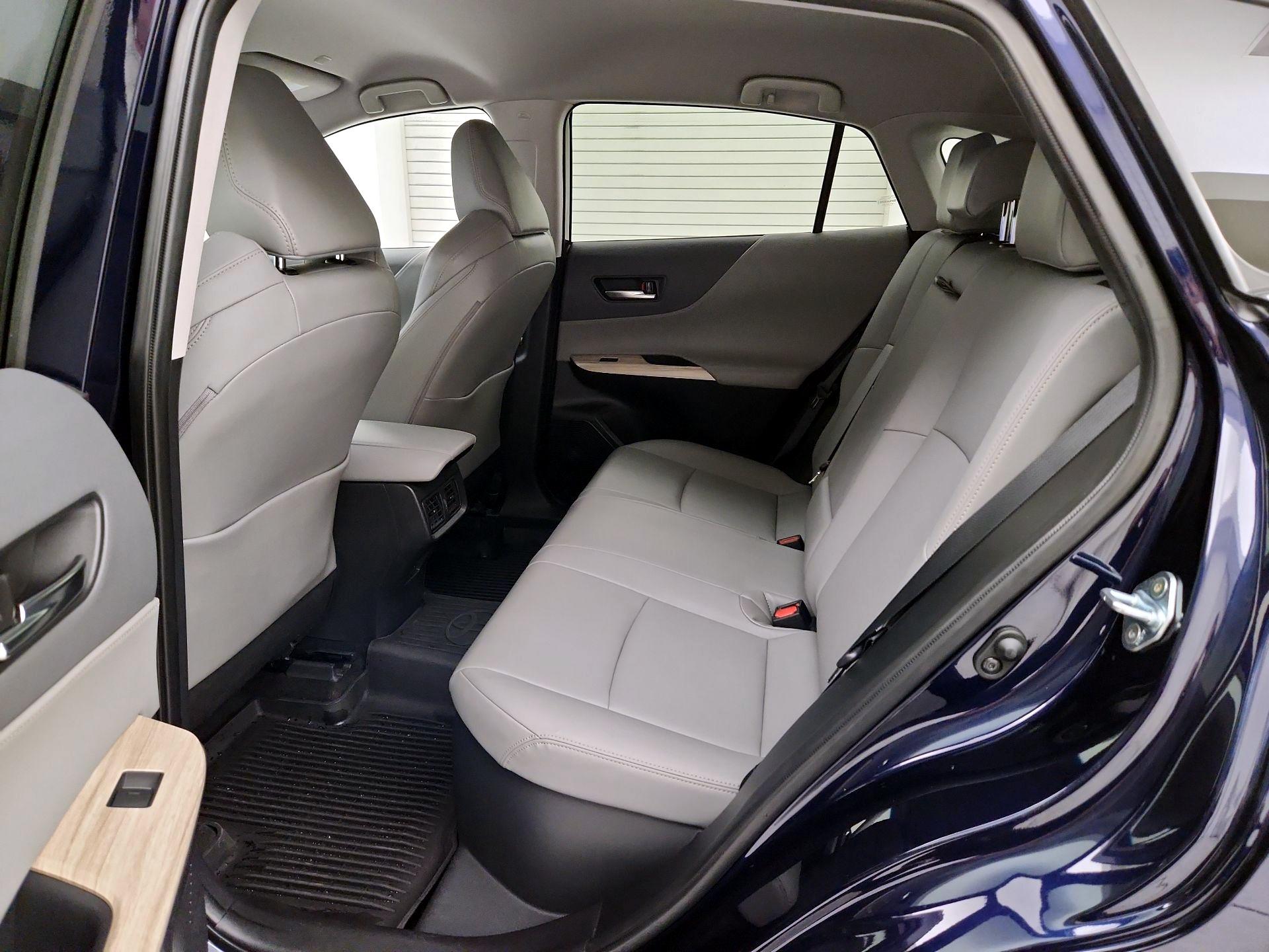 Thumbnail: 2023 Toyota Venza - 19