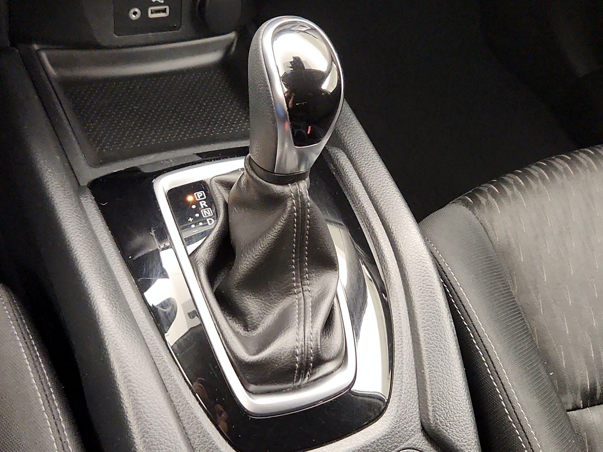 Thumbnail: 2019 Nissan Rogue - 17