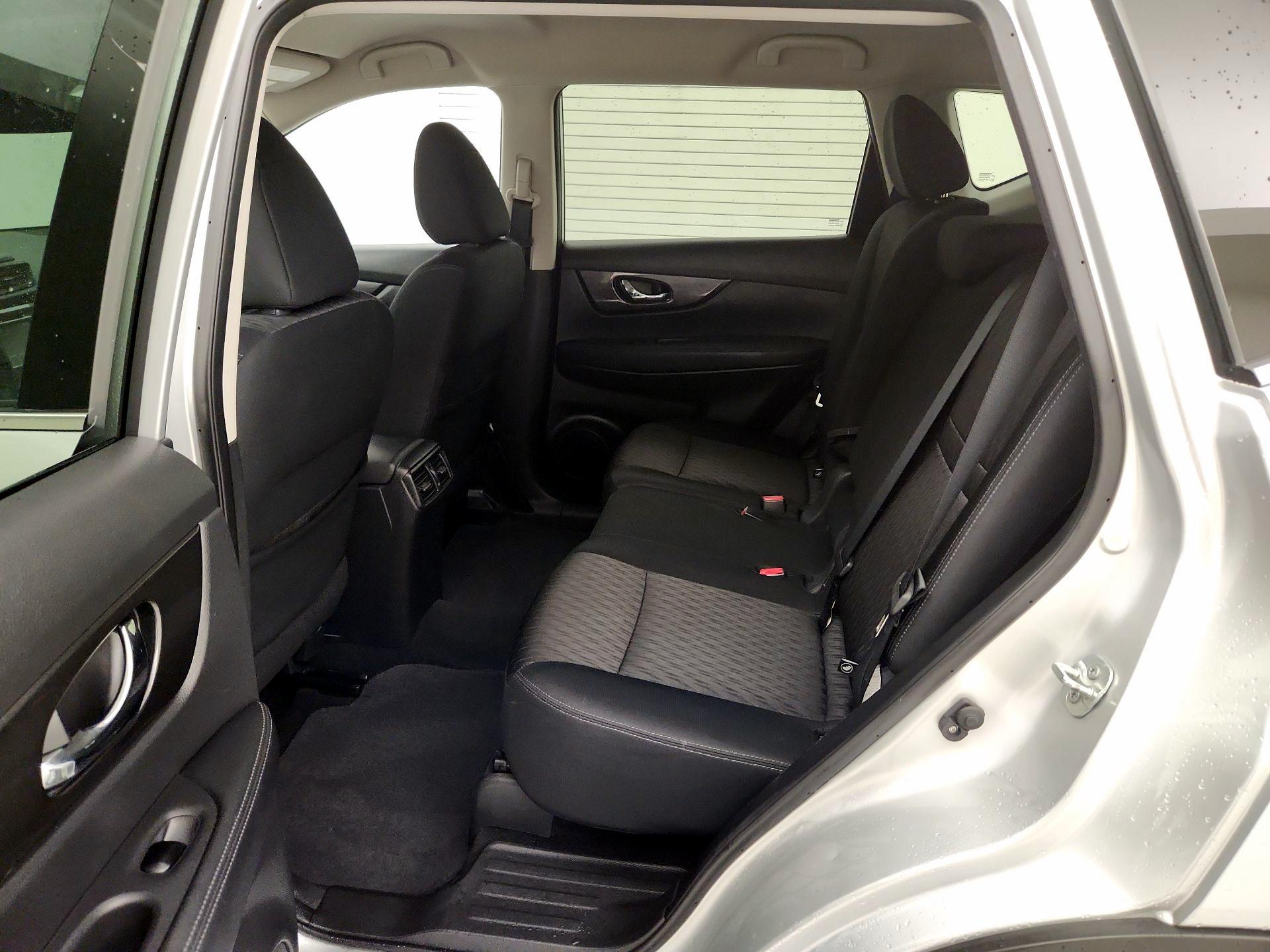 Thumbnail: 2019 Nissan Rogue - 19