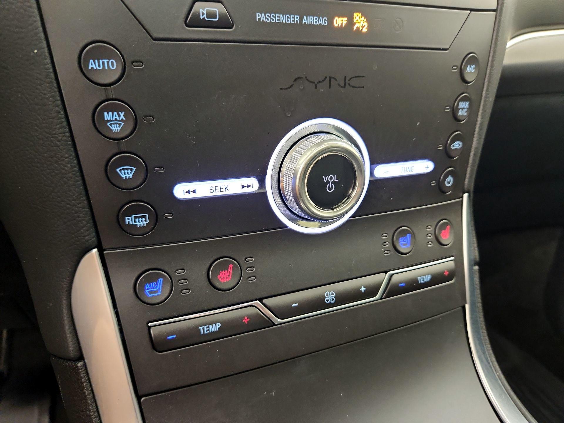 Thumbnail: 2020 Ford Edge - 17