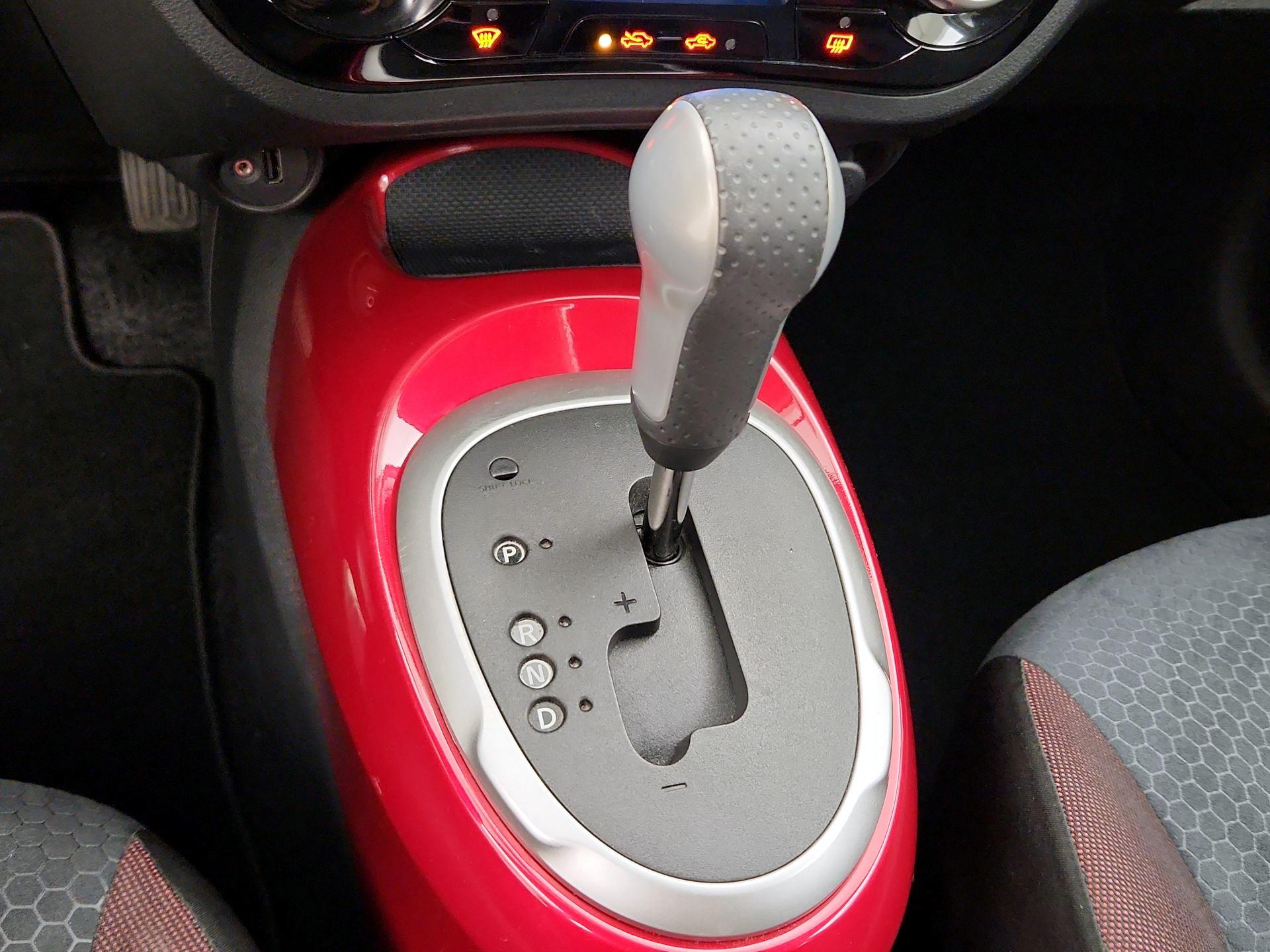 Thumbnail: 2015 Nissan Juke - 17