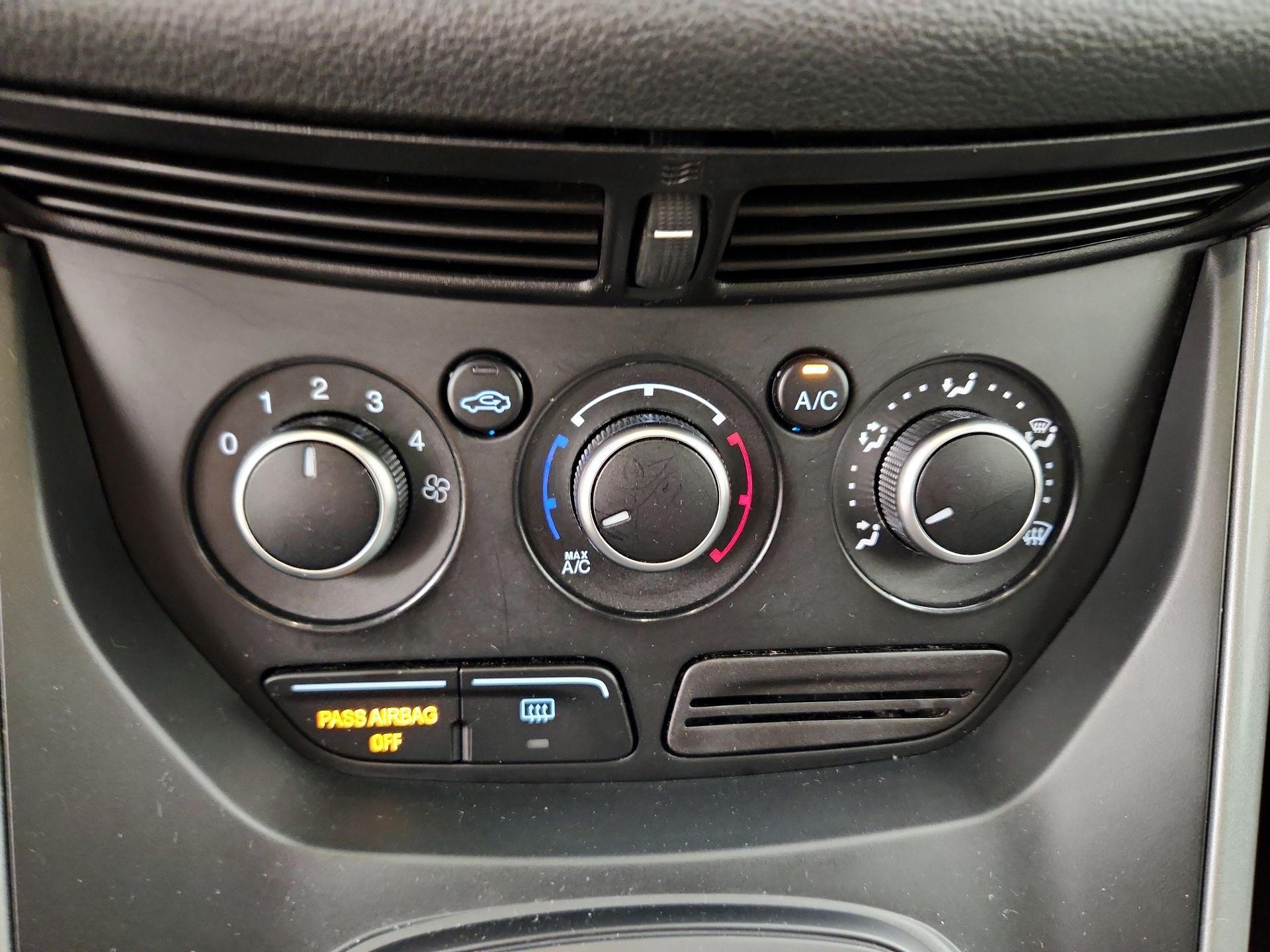 Thumbnail: 2016 Ford Escape - 16