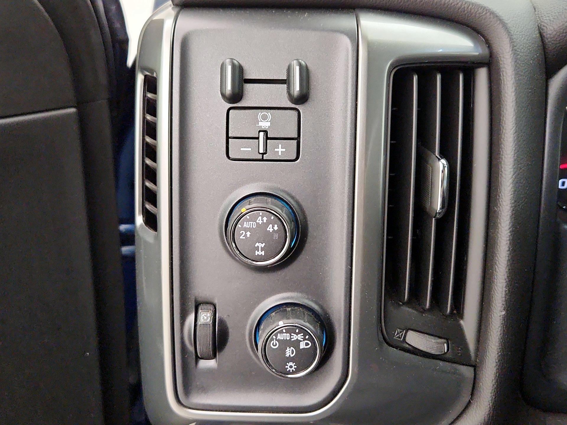 Thumbnail: 2016 Chevrolet Silverado 1500 - 13