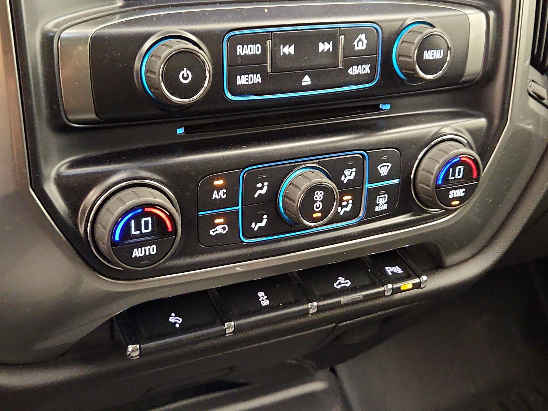 Thumbnail: 2016 Chevrolet Silverado 1500 - 16