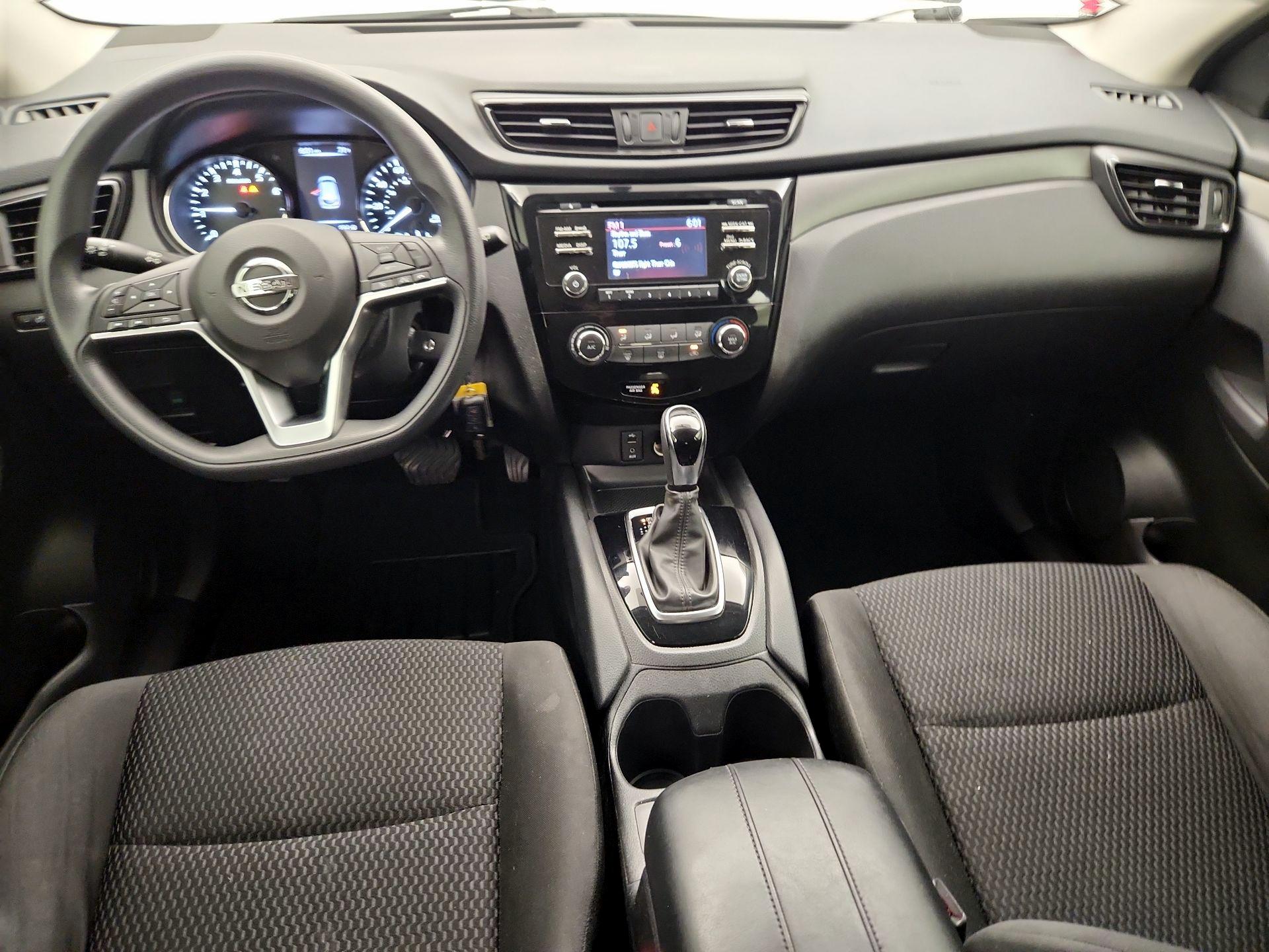 Thumbnail: 2018 Nissan Rogue Sport - 9