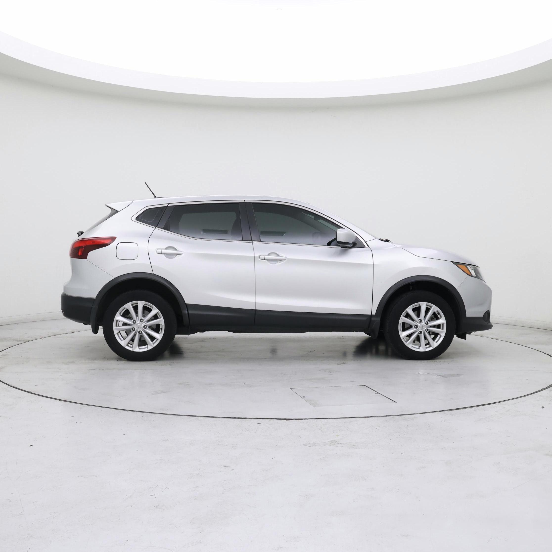 Thumbnail: 2018 Nissan Rogue Sport - 7