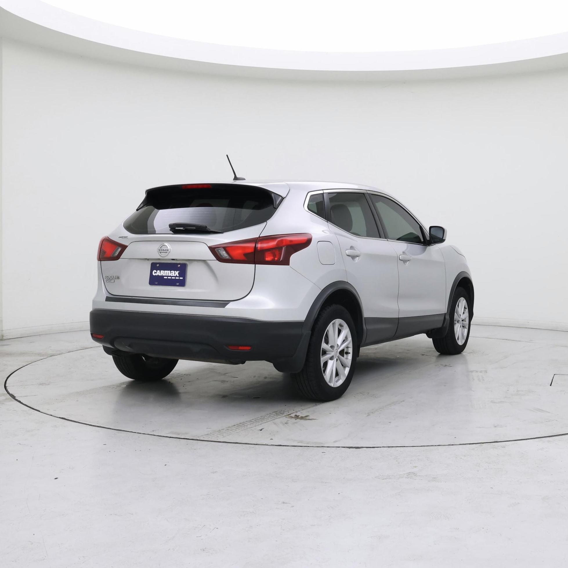 Thumbnail: 2018 Nissan Rogue Sport - 8