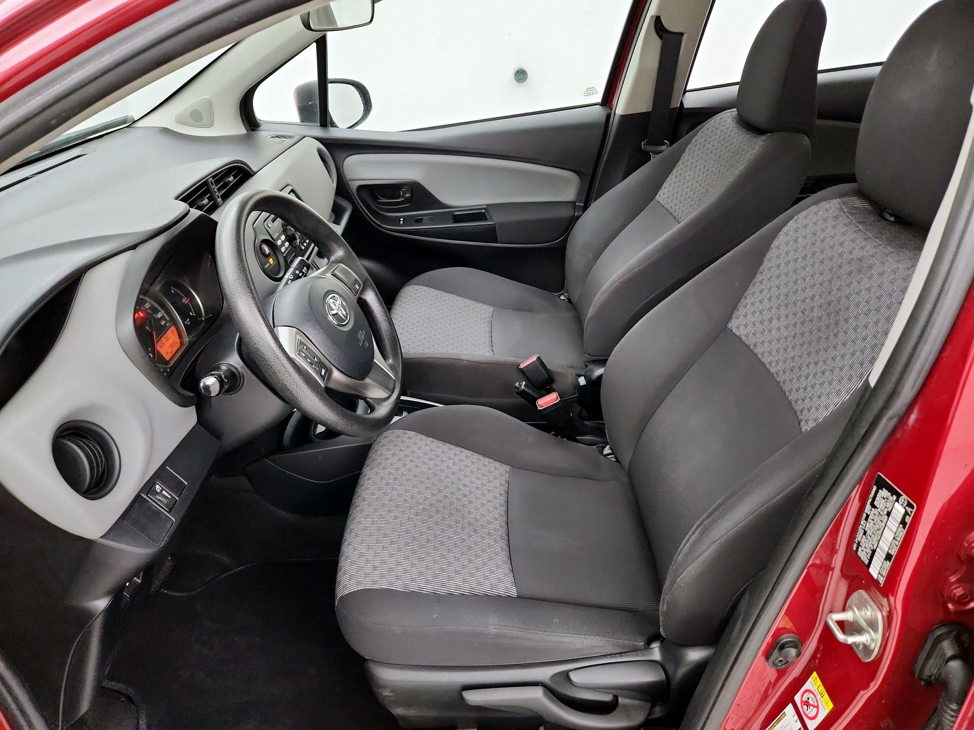 Thumbnail: 2017 Toyota Yaris - 11