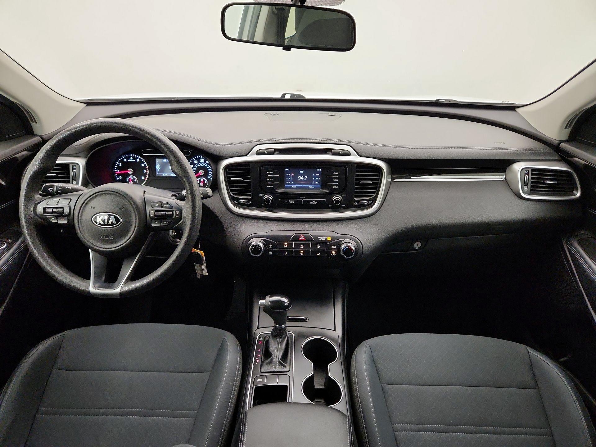Thumbnail: 2017 Kia Sorento - 9