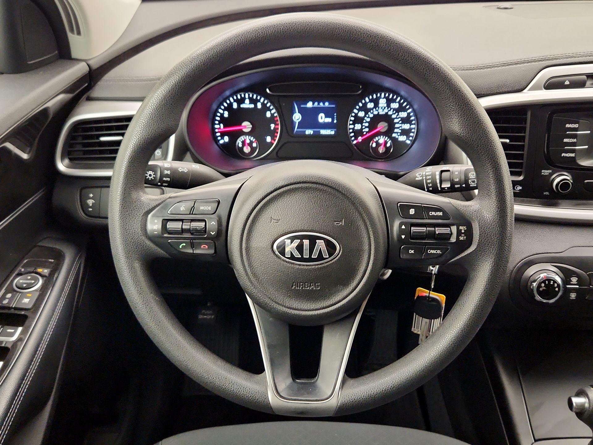 Thumbnail: 2017 Kia Sorento - 10