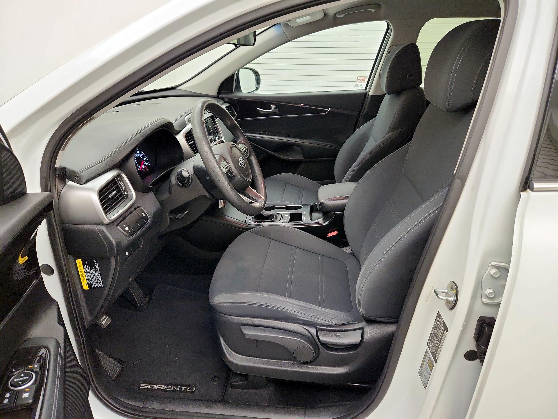 Thumbnail: 2017 Kia Sorento - 11