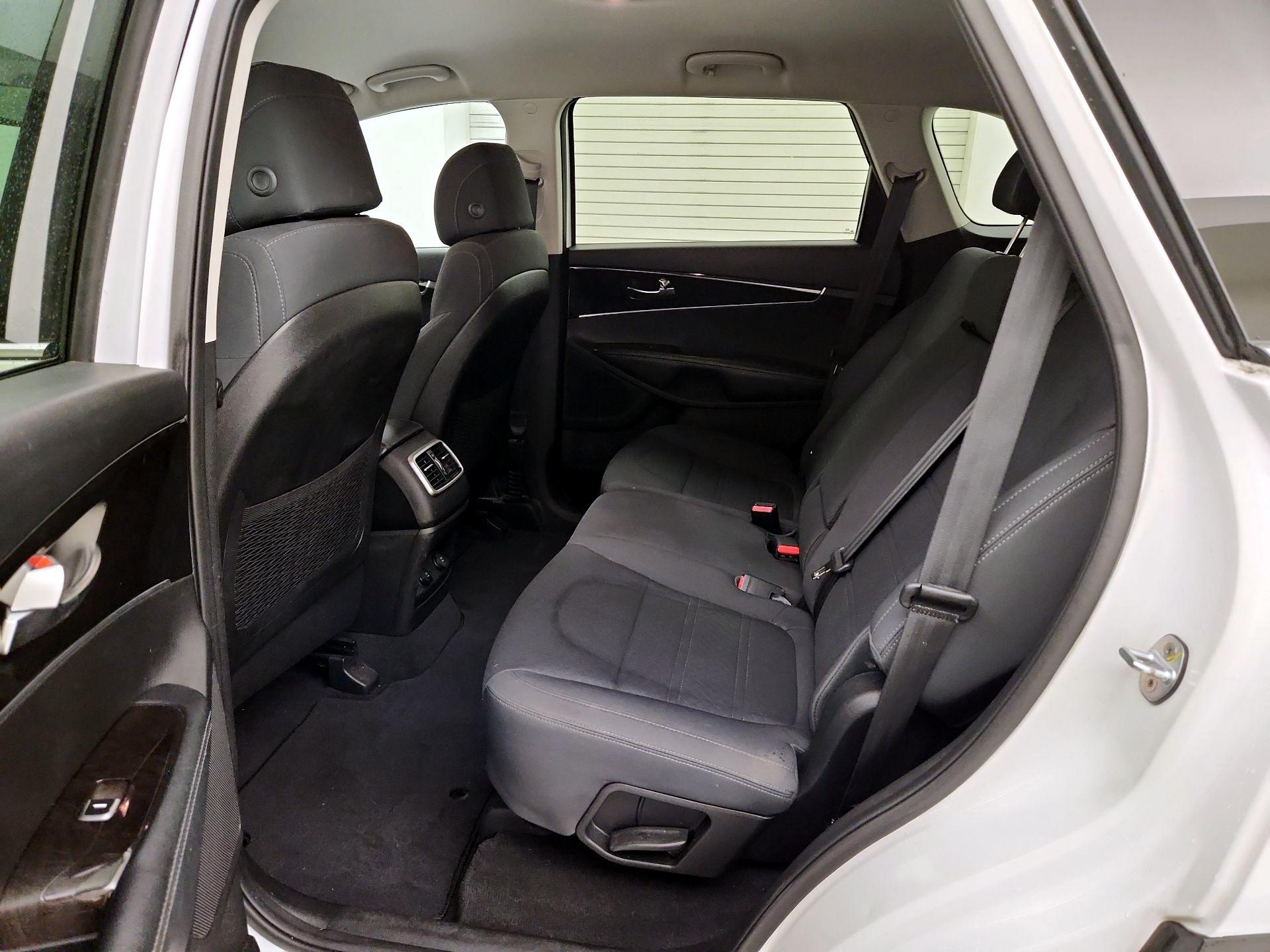 Thumbnail: 2017 Kia Sorento - 19