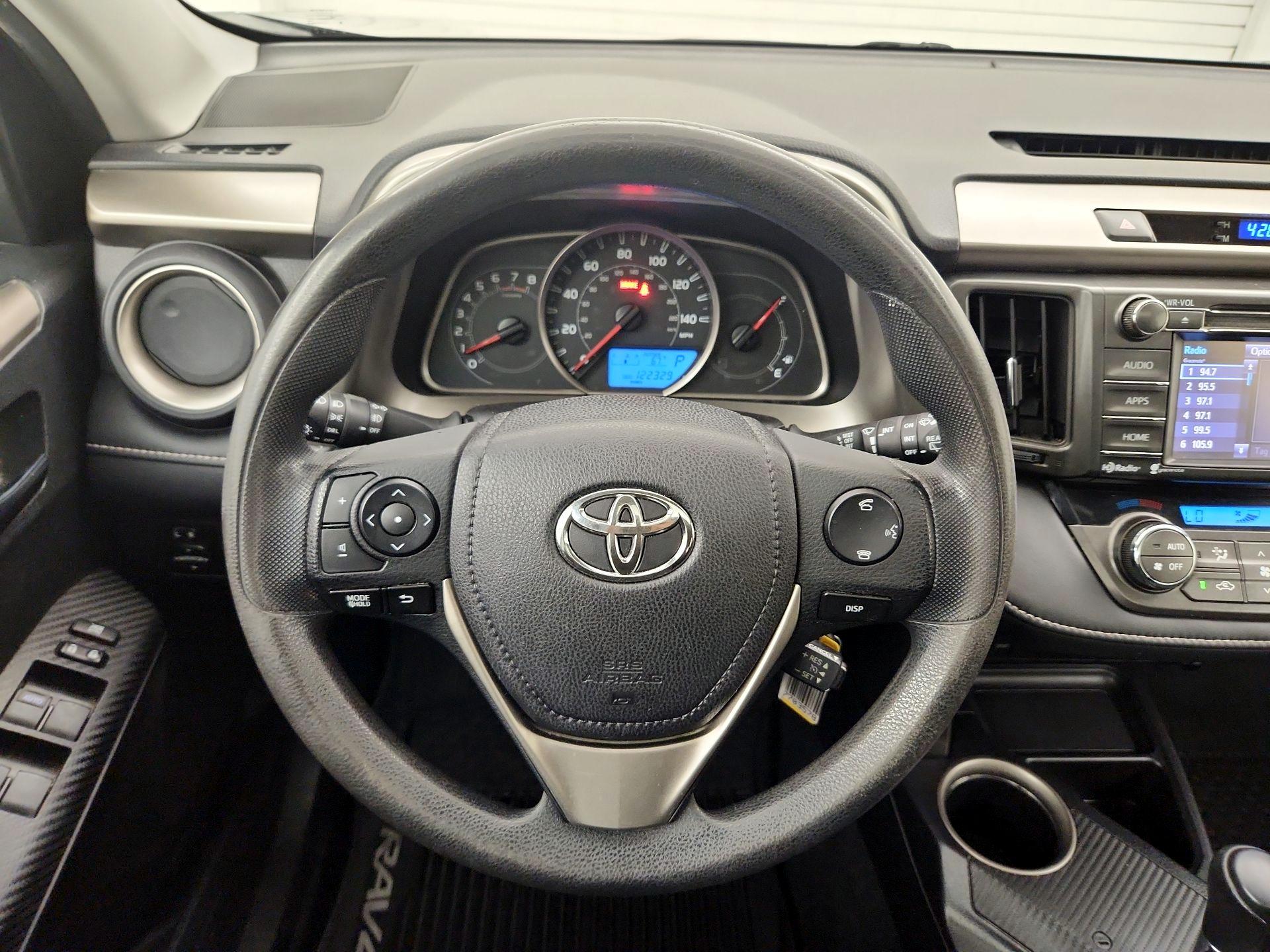 Thumbnail: 2015 Toyota RAV4 - 10
