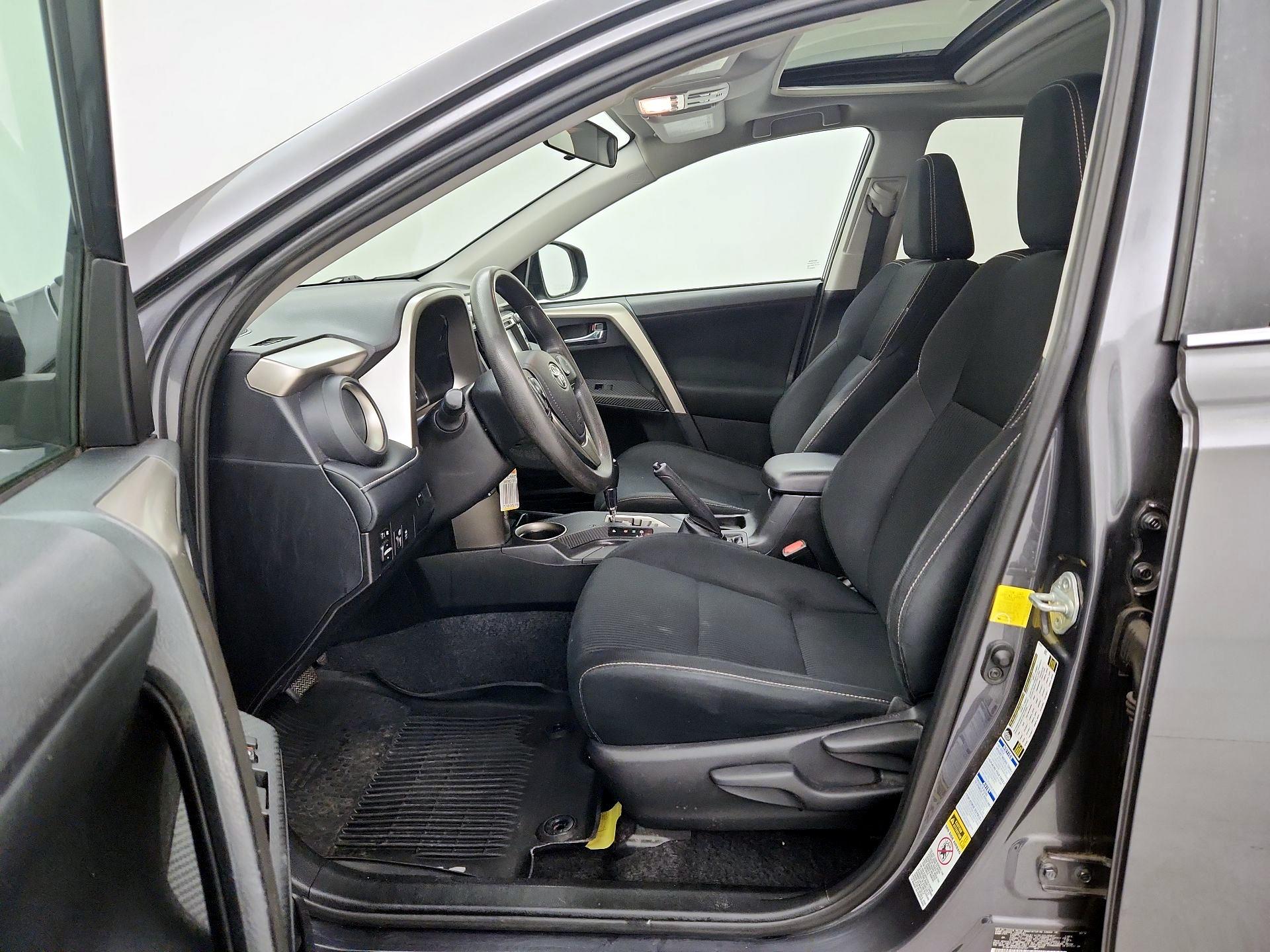 Thumbnail: 2015 Toyota RAV4 - 11