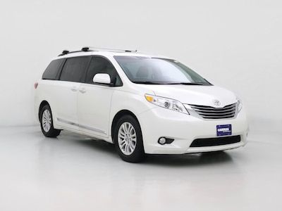White 2015 Toyota Sienna XLE