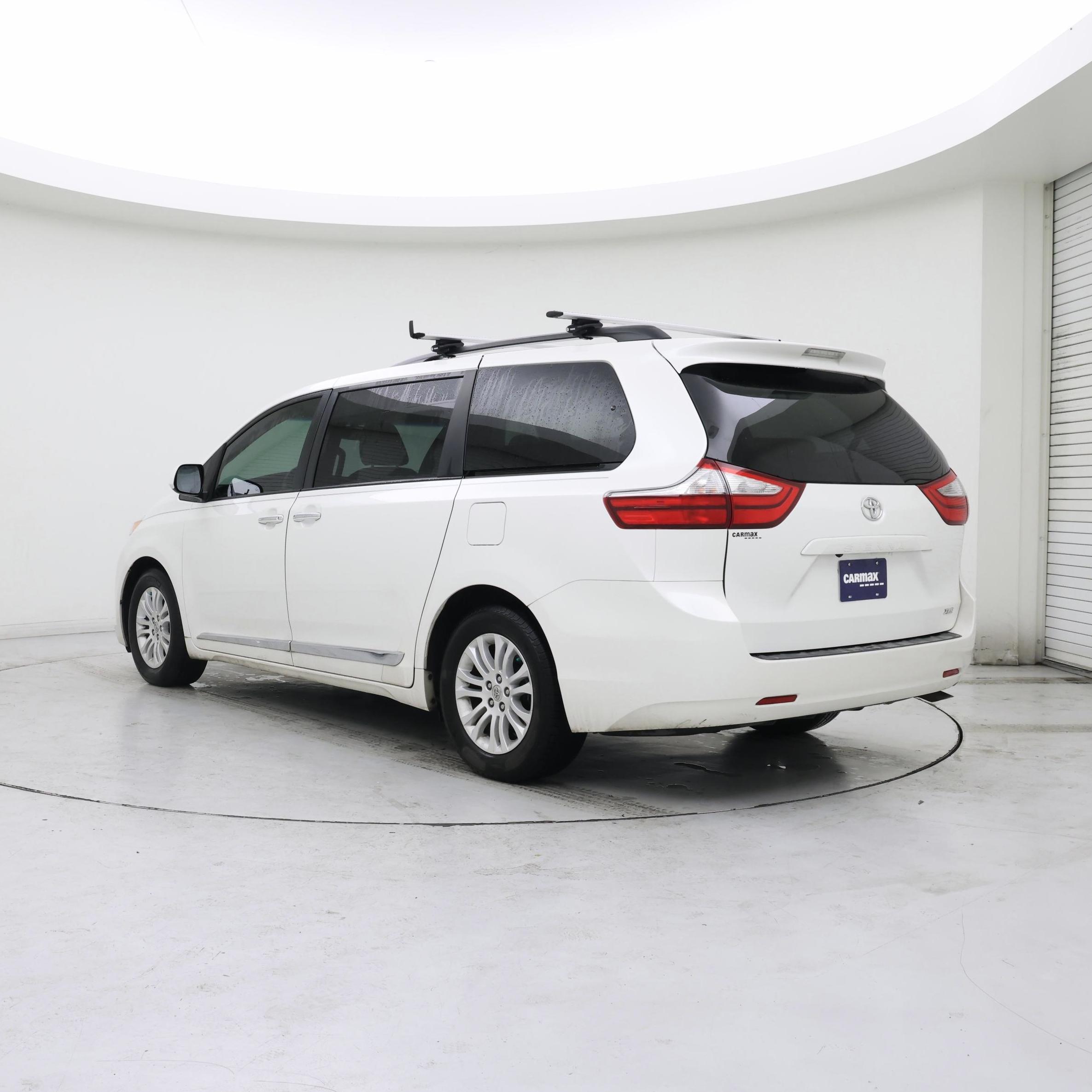 Thumbnail: 2015 Toyota Sienna - 2