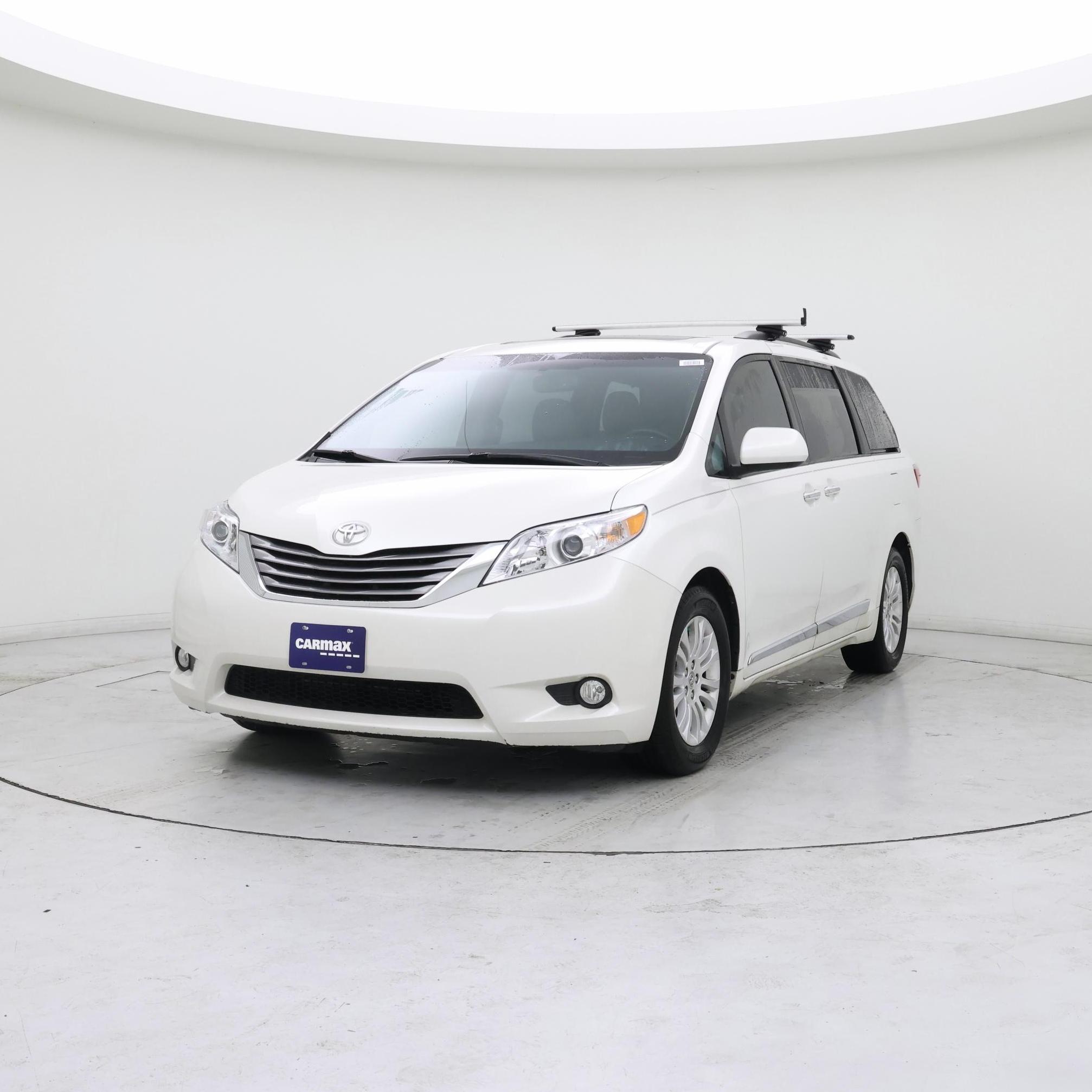 Thumbnail: 2015 Toyota Sienna - 4
