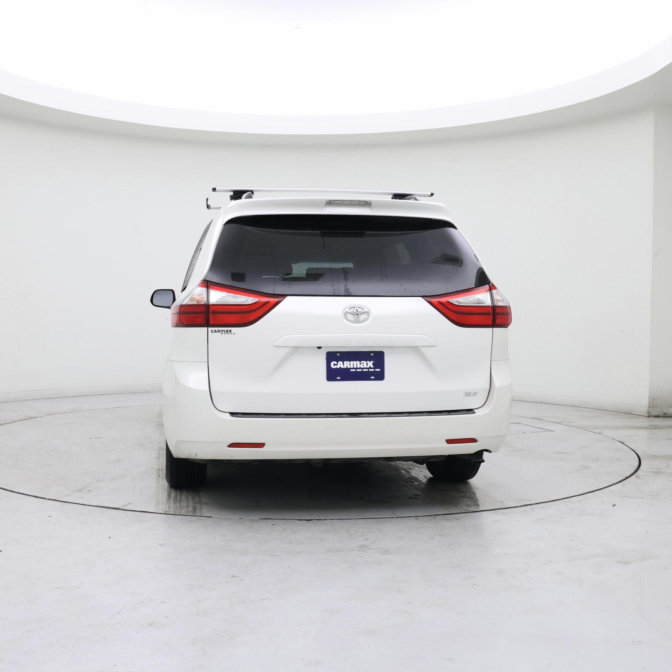 Thumbnail: 2015 Toyota Sienna - 6