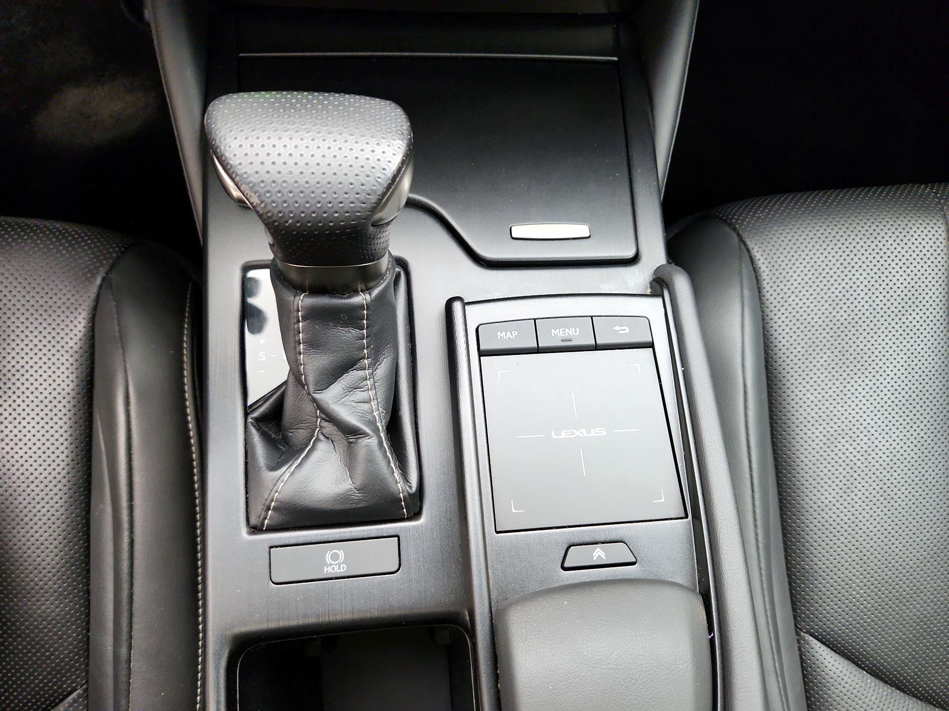 Thumbnail: 2019 Lexus ES - 18