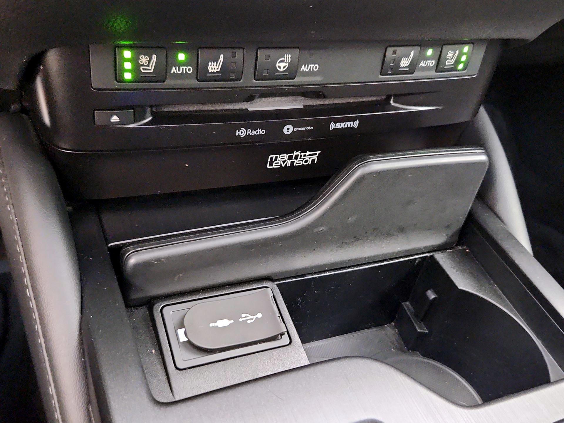 Thumbnail: 2019 Lexus ES - 19