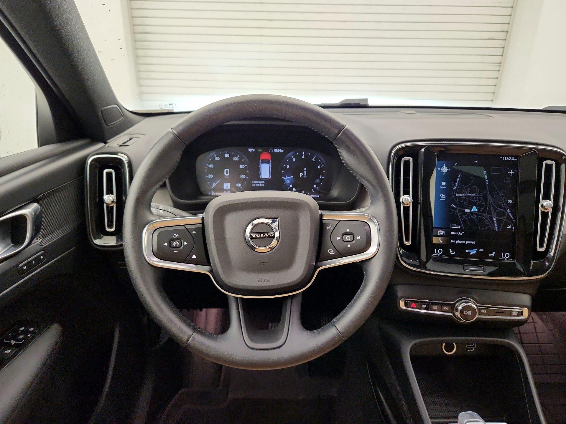 Thumbnail: 2021 Volvo XC40 - 10
