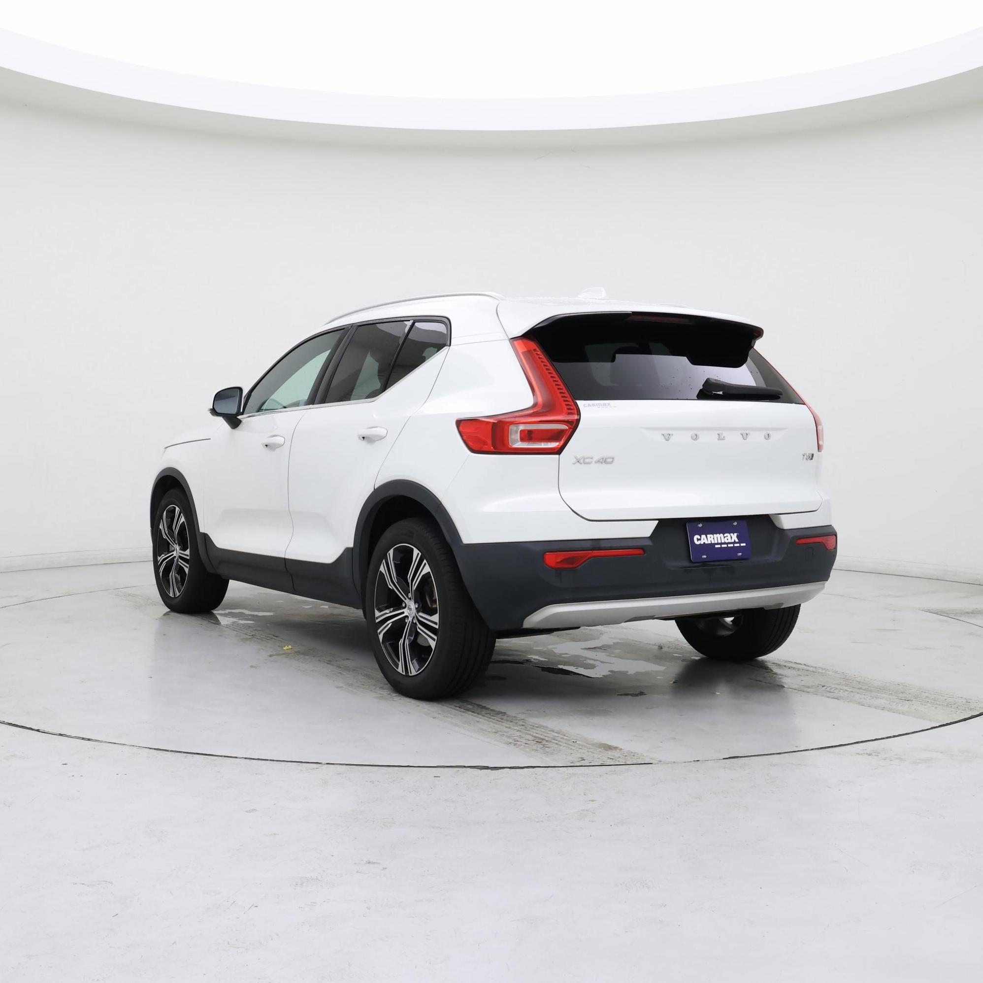 Thumbnail: 2021 Volvo XC40 - 2
