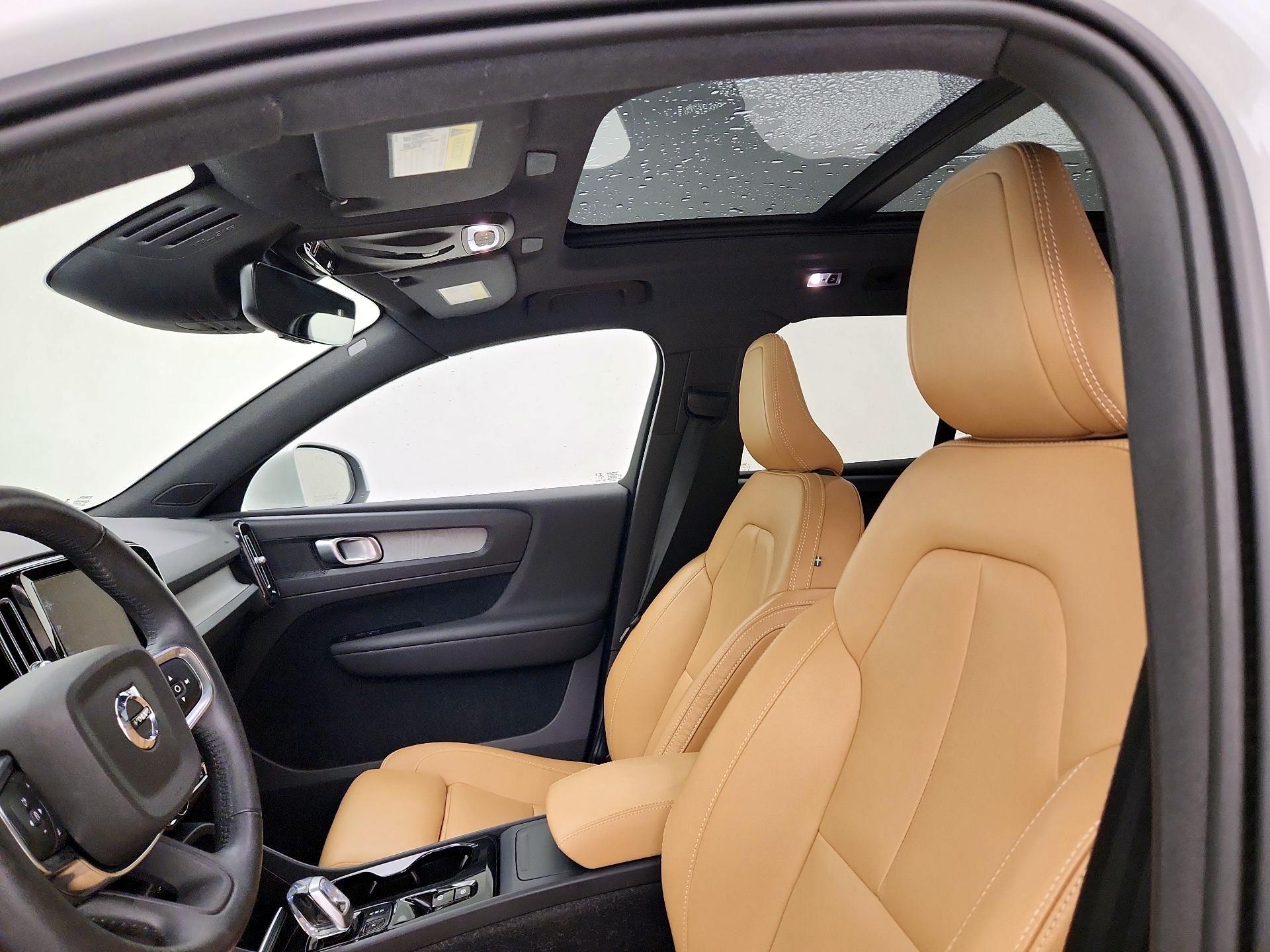 Thumbnail: 2021 Volvo XC40 - 20